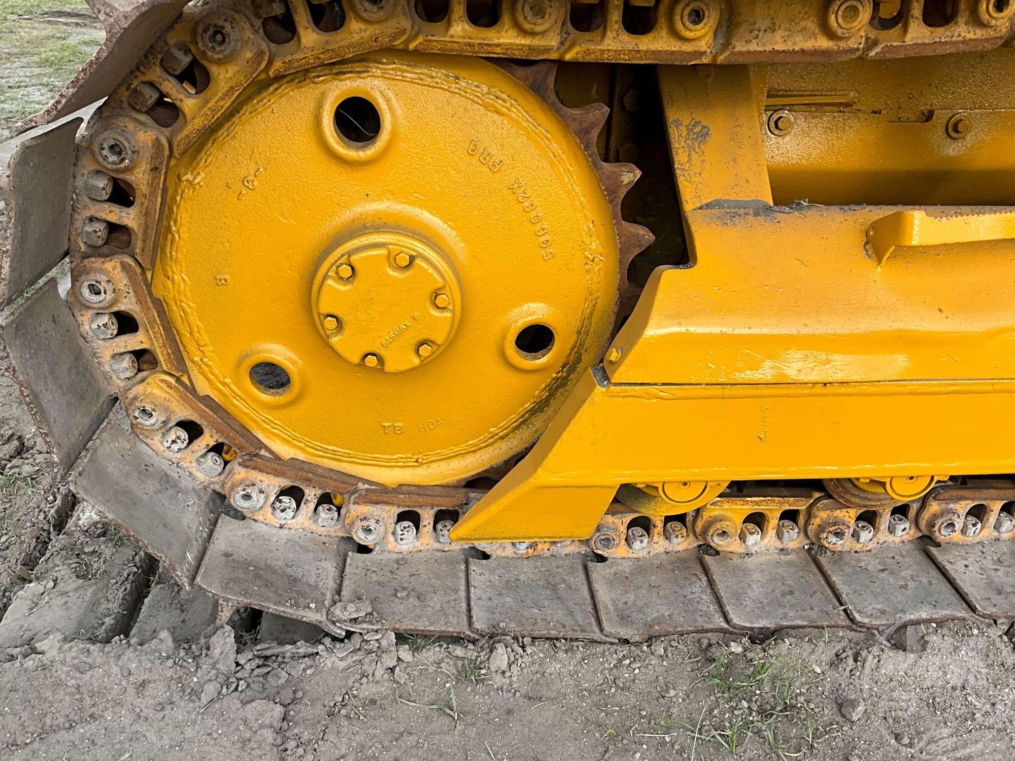 1987 CATERPILLAR D3B CRAWLER TRACTOR SN: 27Y04608