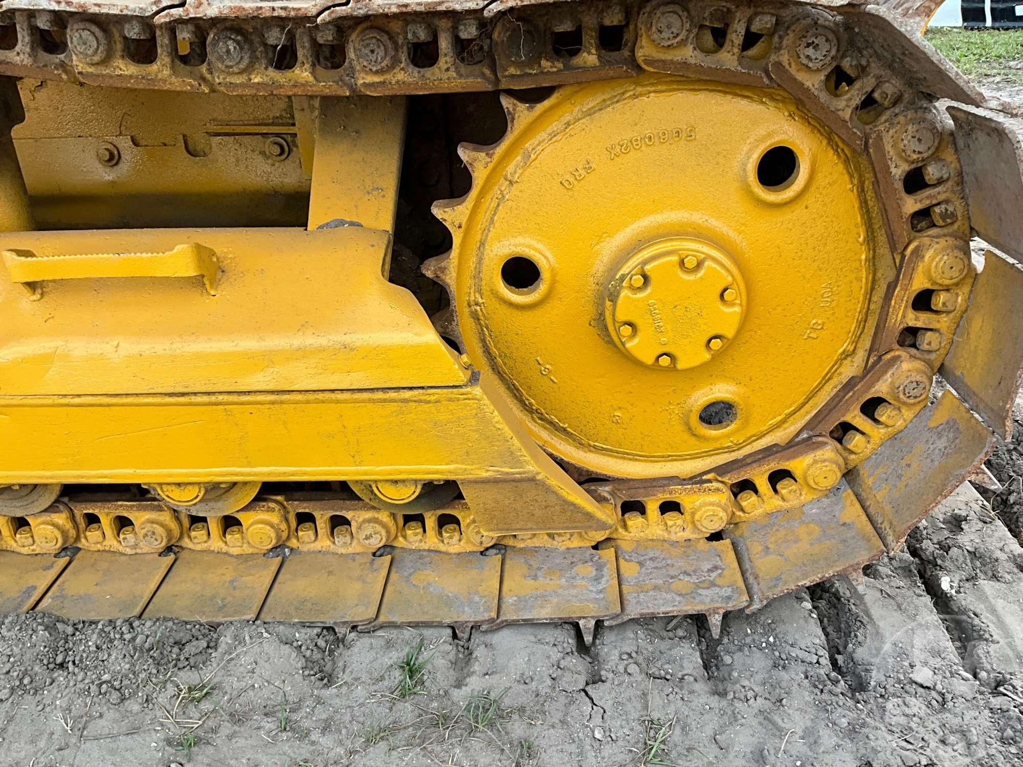 1987 CATERPILLAR D3B CRAWLER TRACTOR SN: 27Y04608