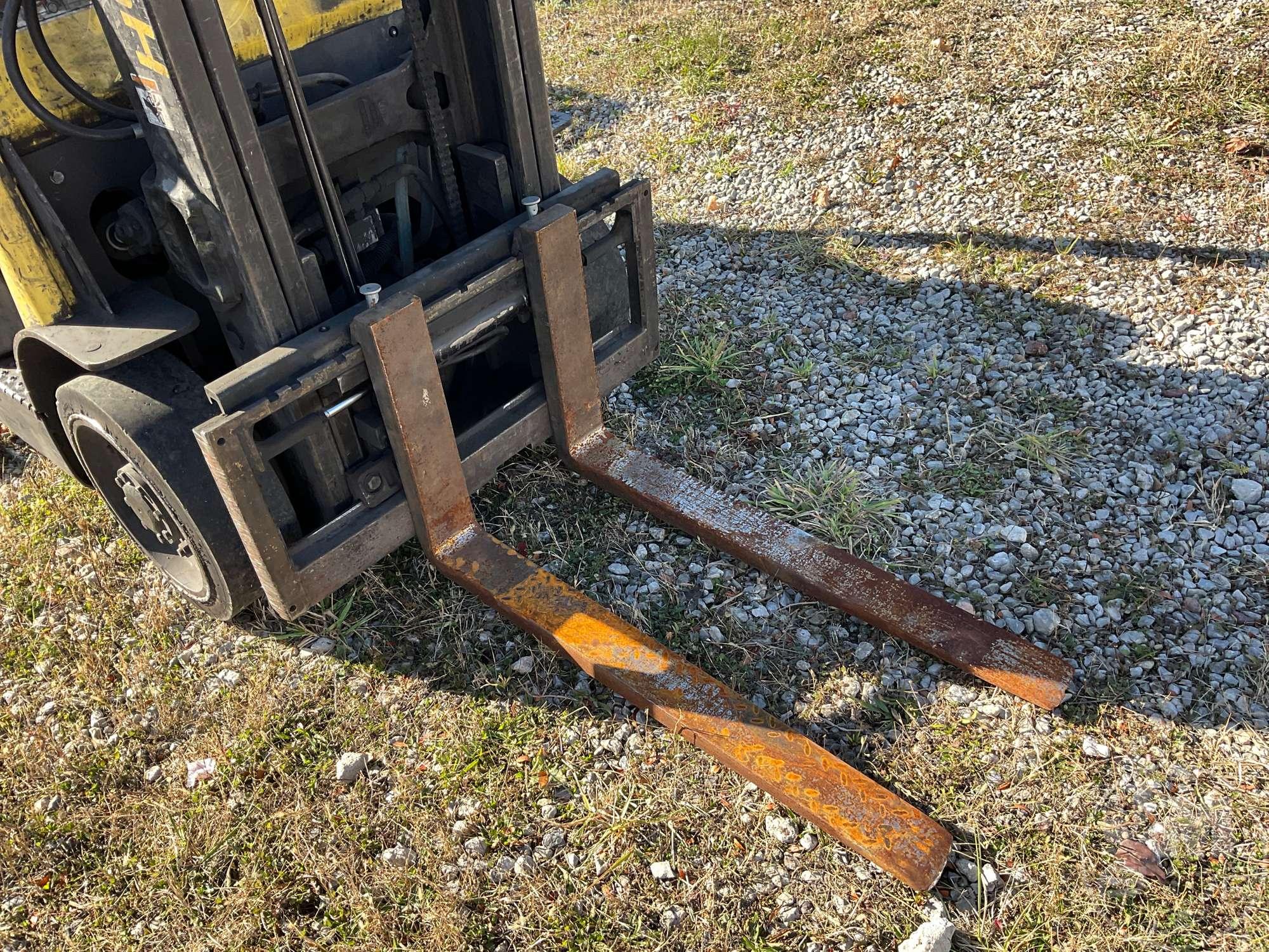 HYSTER S40FT CUSHION TIRE FORKLIFT SN: F187VO3420C