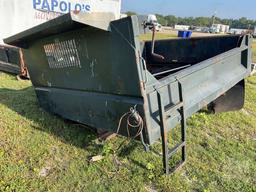 DUMP TRUCK BED WITH MANUAL GATE