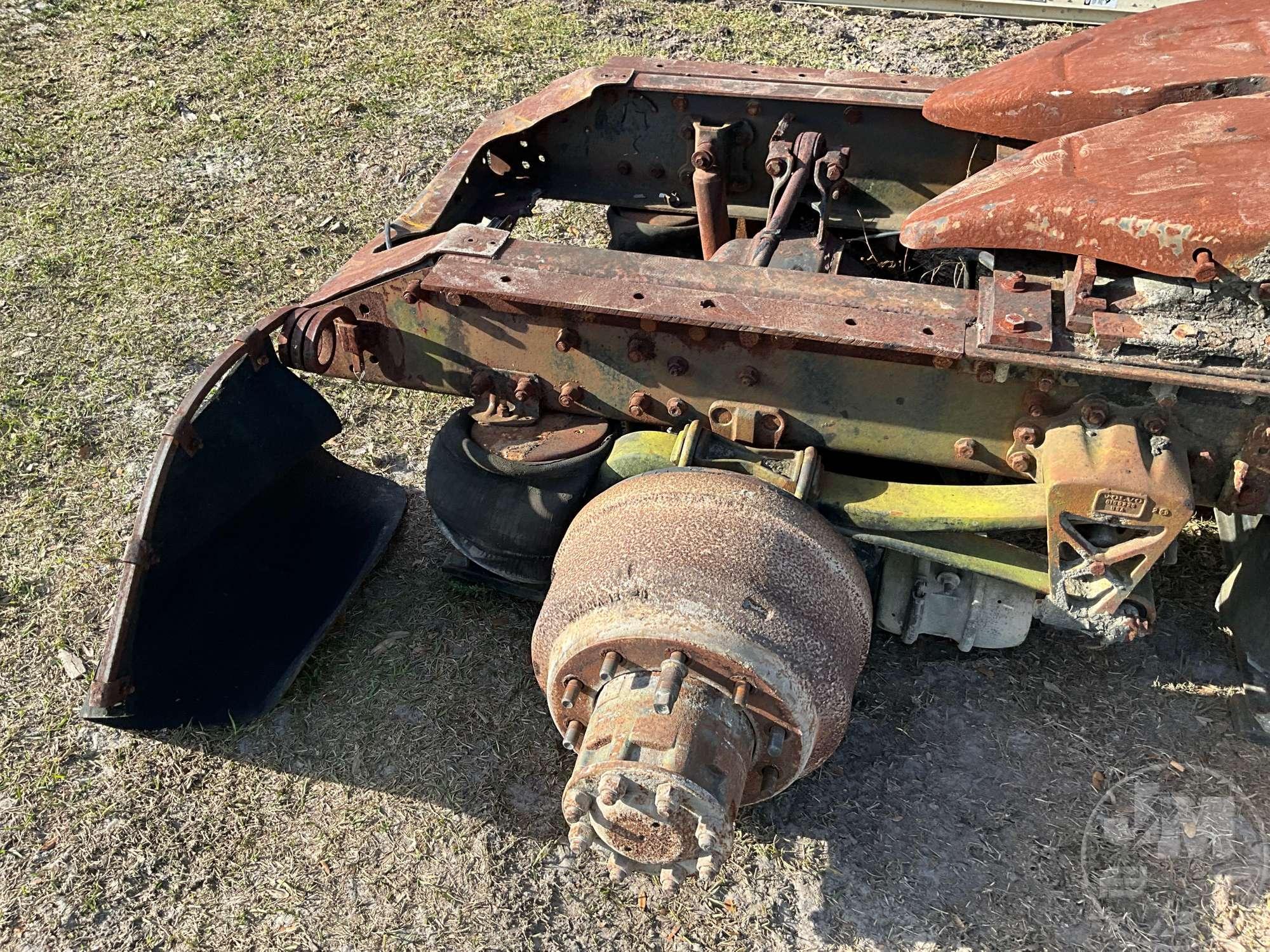 VOLVO TANDEM AXLE CUTOFF W/T MANUAL SLIDE FIFTH WHEEL