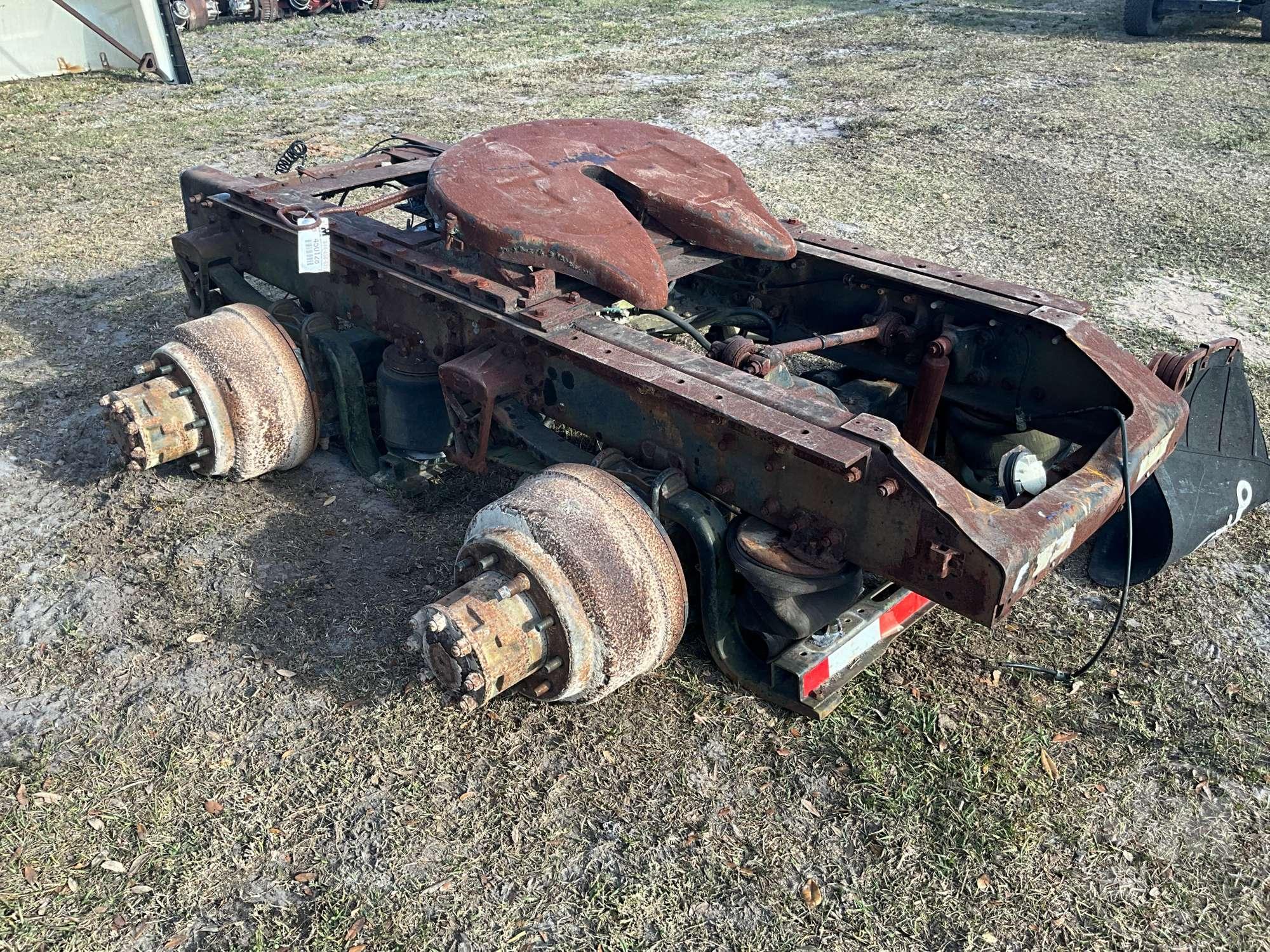 VOLVO TANDEM AXLE CUTOFF W/T MANUAL SLIDE FIFTH WHEEL