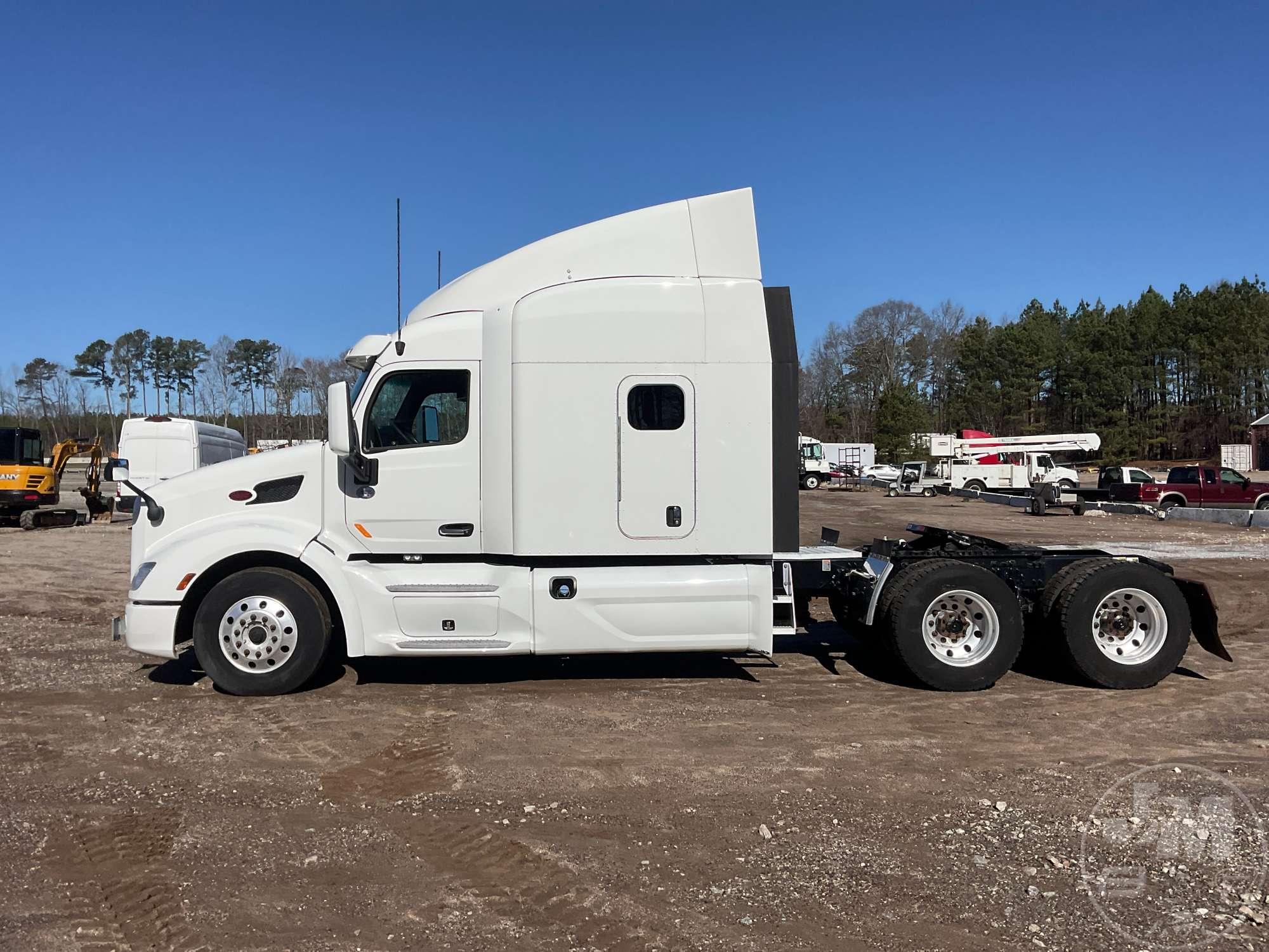 2019 PETERBILT 579 TANDEM AXLE TRUCK TRACTOR VIN: 1XPBD49X2KD630679