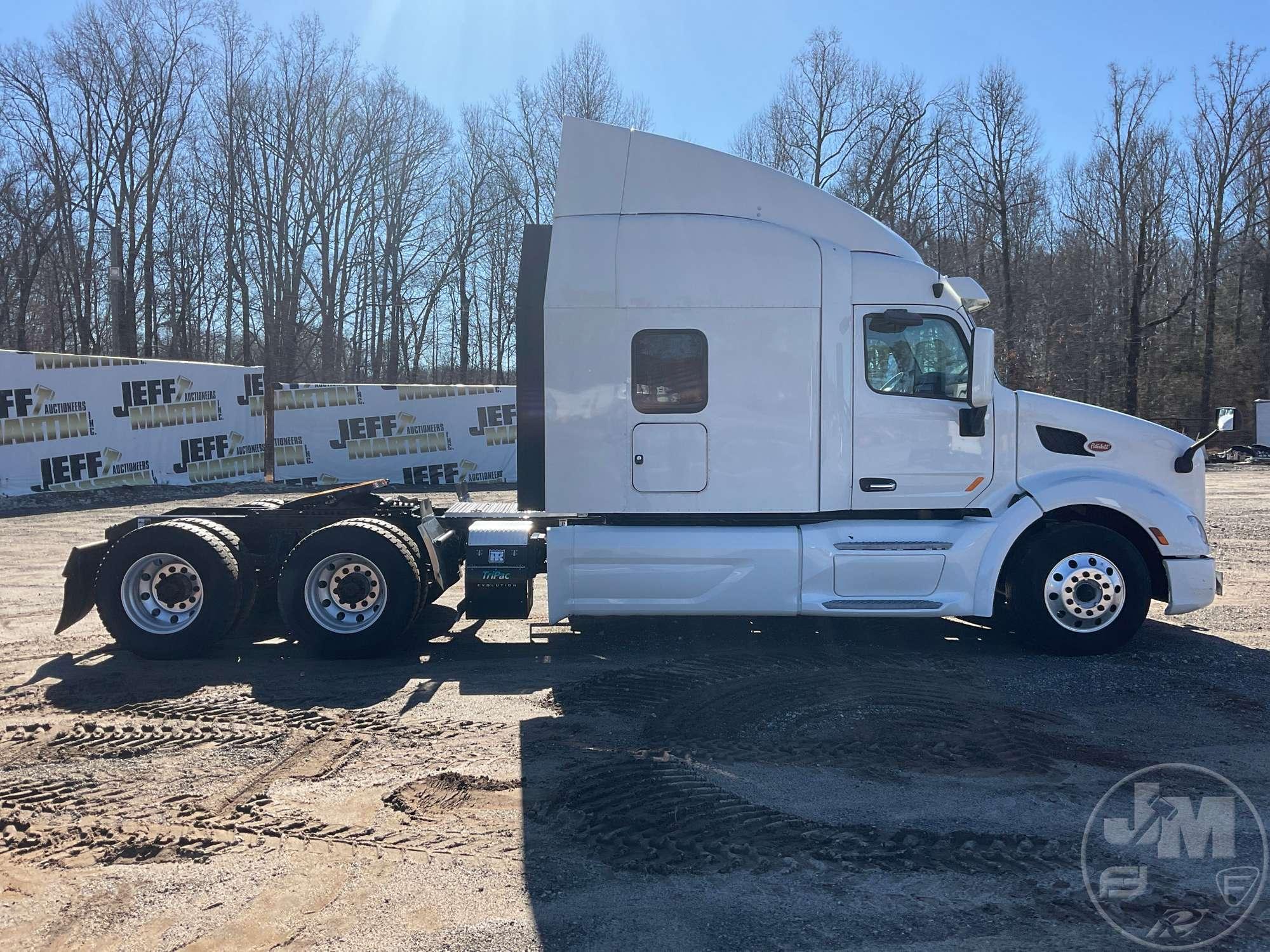 2019 PETERBILT 579 TANDEM AXLE TRUCK TRACTOR VIN: 1XPBD49X2KD630679