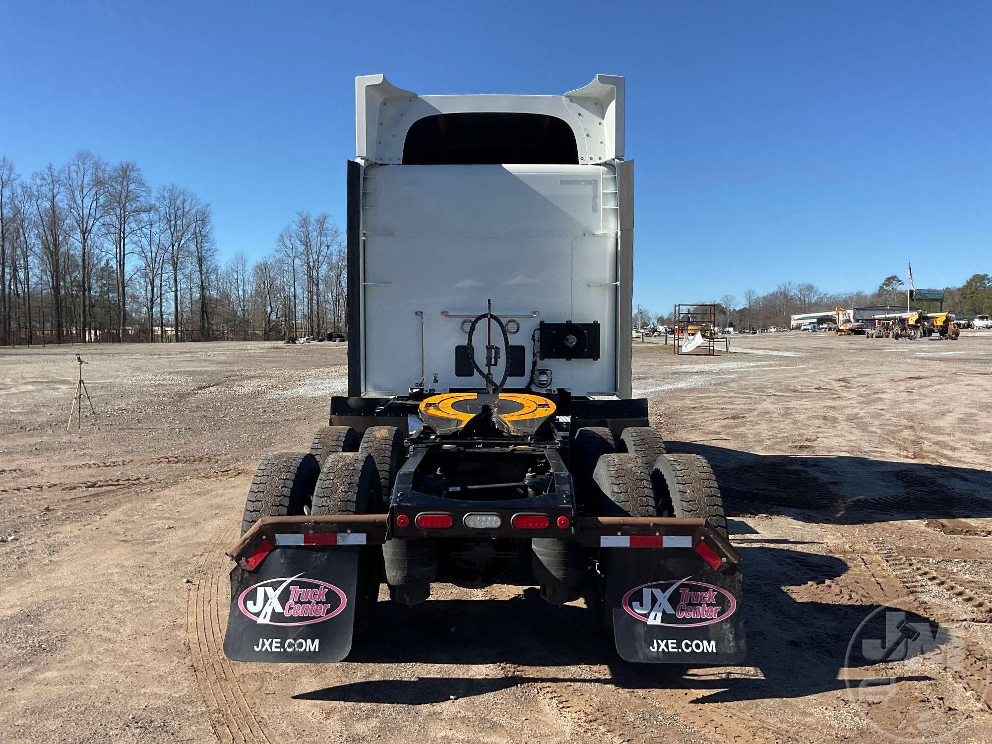 2019 PETERBILT 579 TANDEM AXLE TRUCK TRACTOR VIN: 1XPBD49X2KD630679