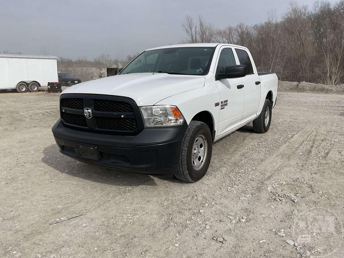 2019 RAM 1500 CLASSIC CREW CAB 4X4 PICKUP VIN: 1C6RR7KT5KS598002