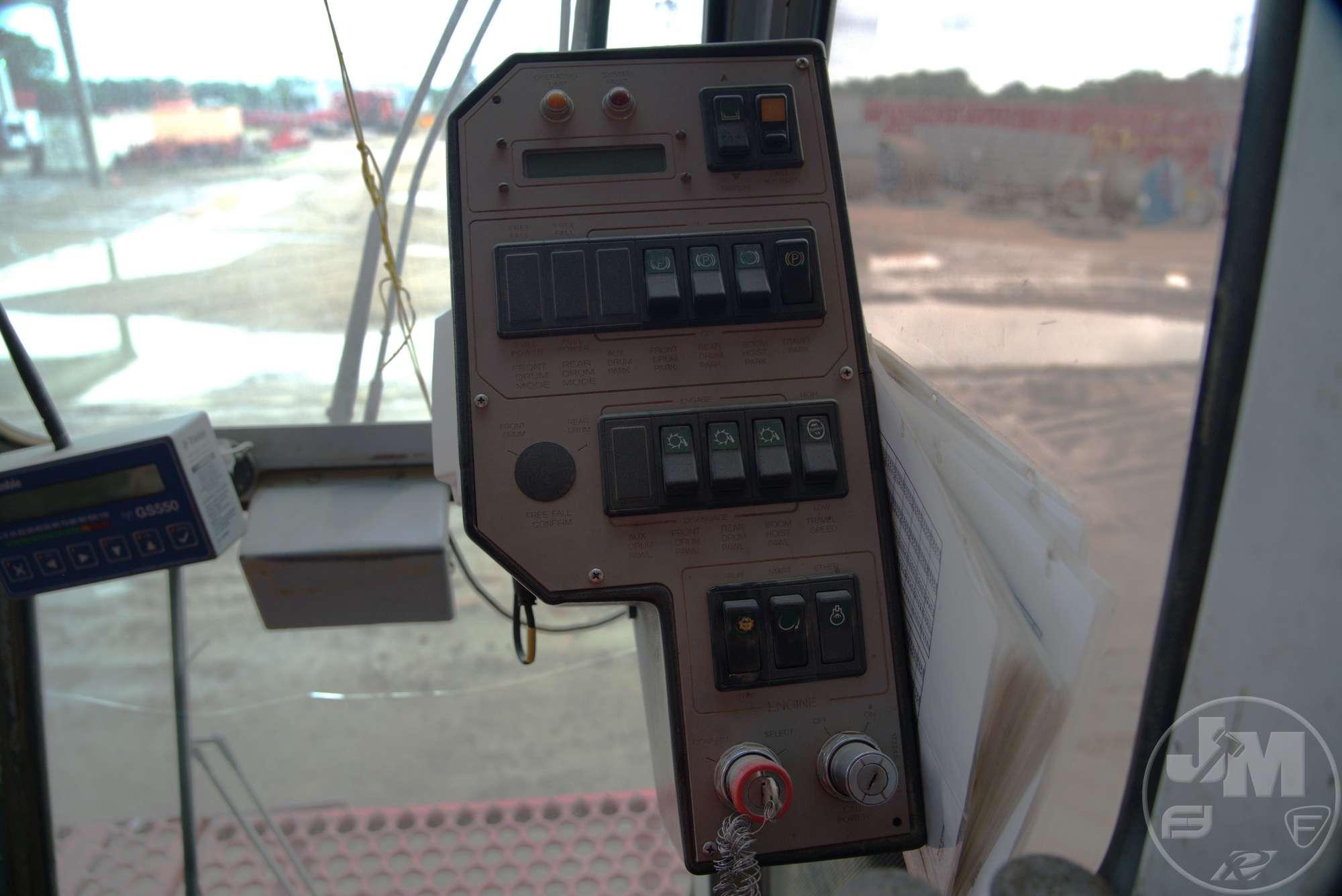 1995 MANITOWOC 888 SERIES II CRAWLER CRANE SN: 8881007