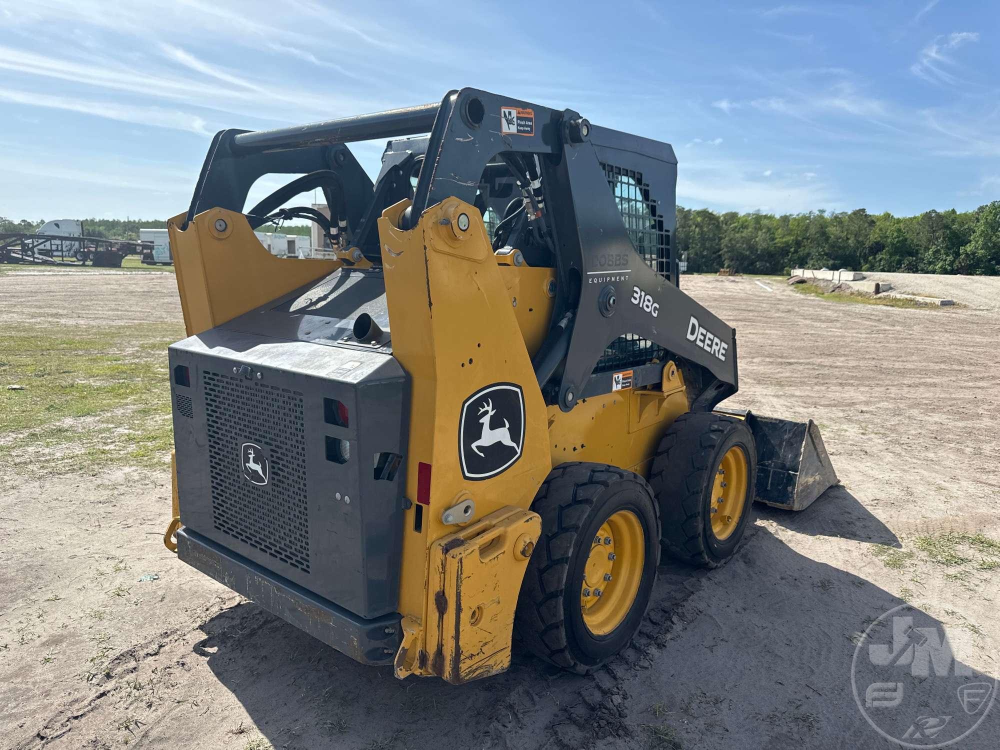 2020 DEERE 318G SKID STEER SN: 1T0318GKVLJ389093