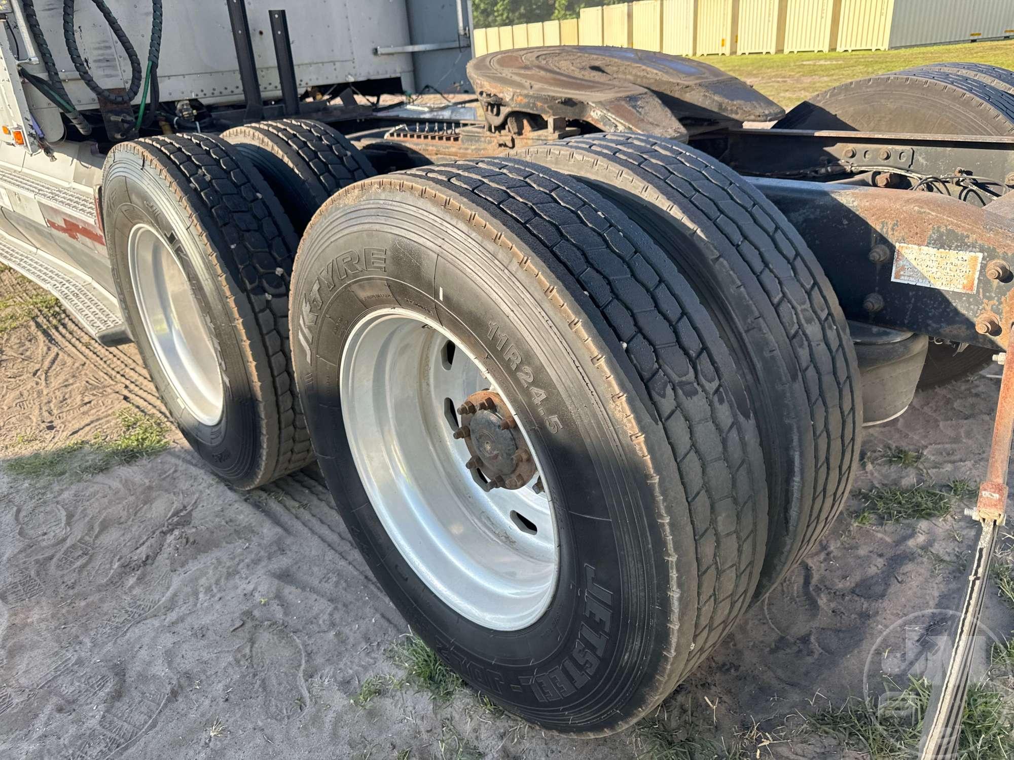 1993 FREIGHTLINER USF-1E TANDEM AXLE TRUCK TRACTOR VIN: 1FUYDSEB4PH431846