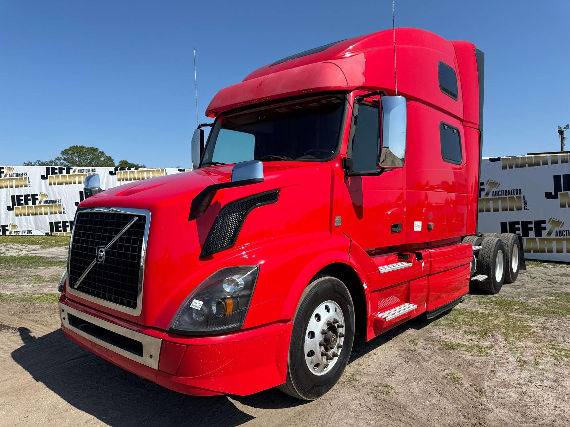 2017 VOLVO TRUCK VNL 780 TANDEM AXLE TRUCK TRACTOR VIN: 4V4NC9EH1HN976520