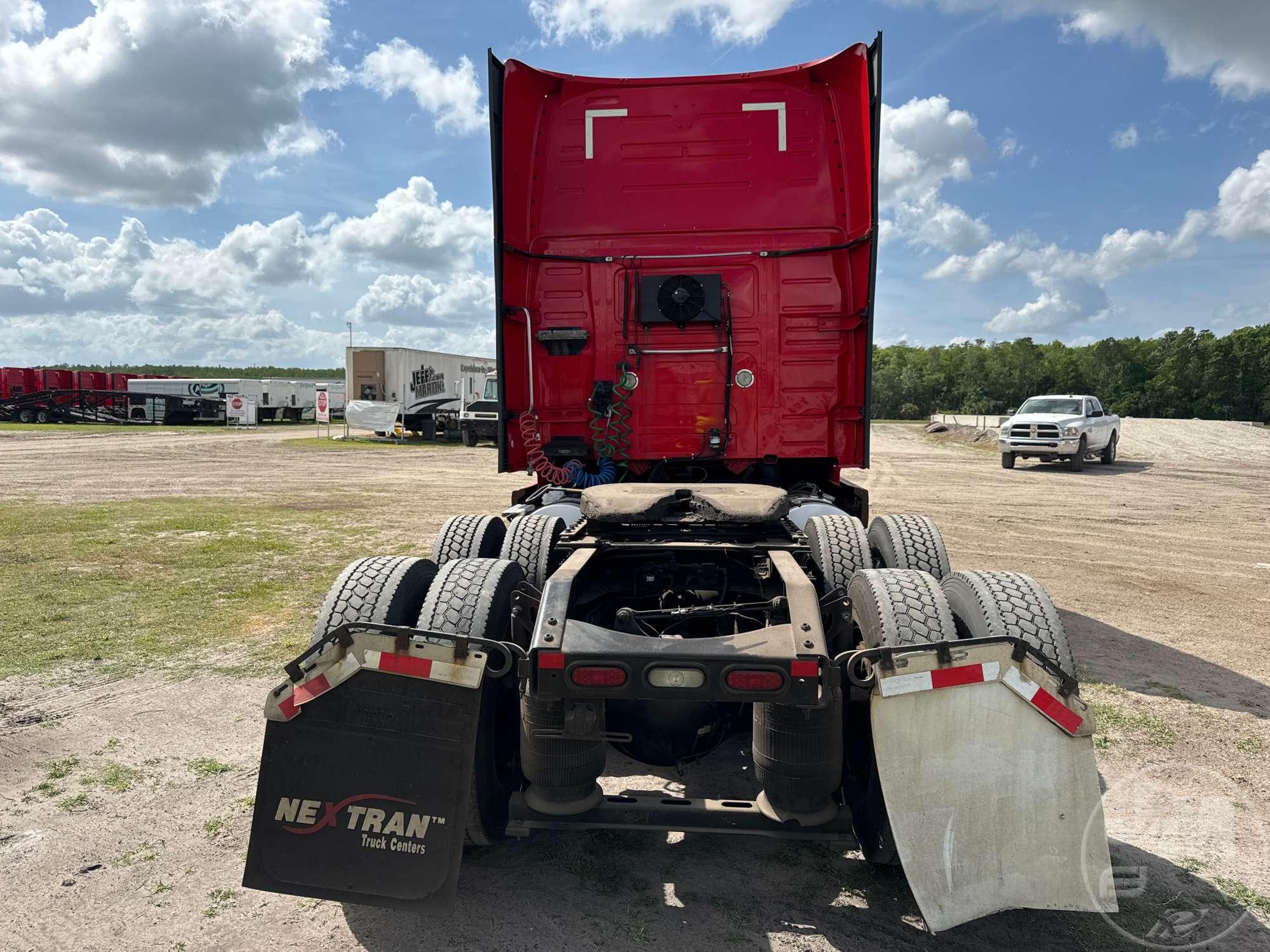 2017 VOLVO TRUCK VNL 780 TANDEM AXLE TRUCK TRACTOR VIN: 4V4NC9EH6HN976500