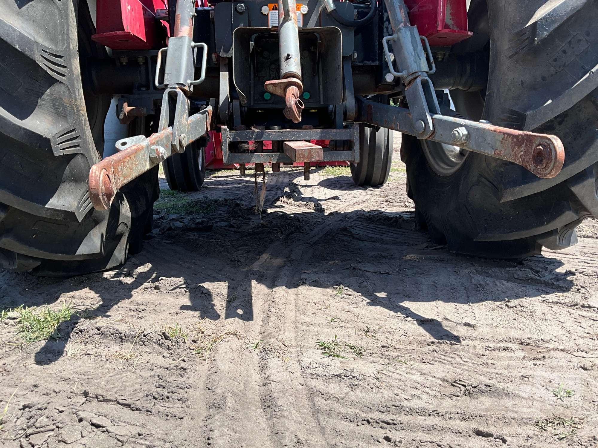 MAHINDRA 6000 TRACTOR W/LOADER SN: RP2977