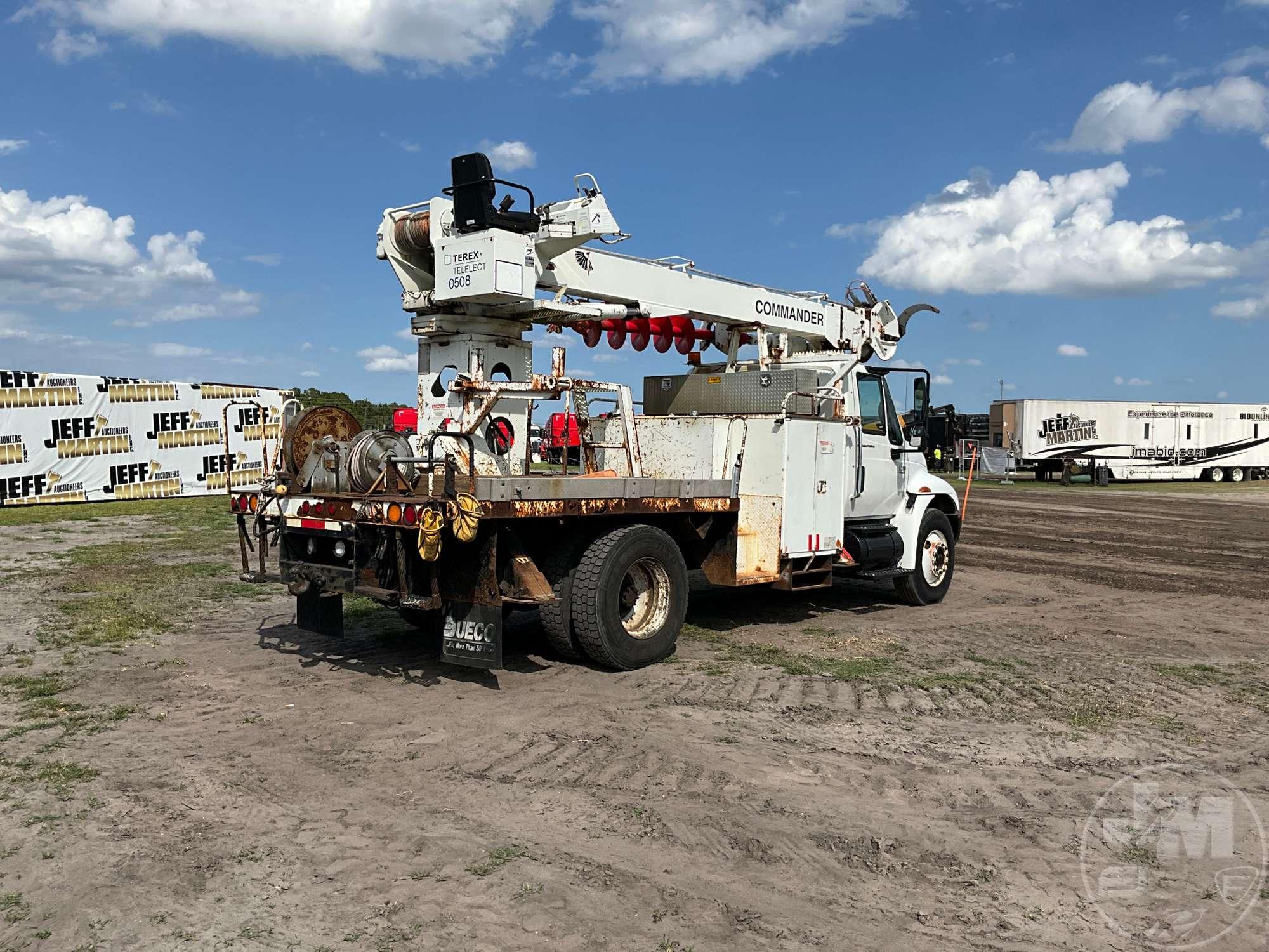 2005 INTERNATIONAL 4300 S/A DIGGER DERRICK TRUCK VIN: 1HTMMAAN35H162366