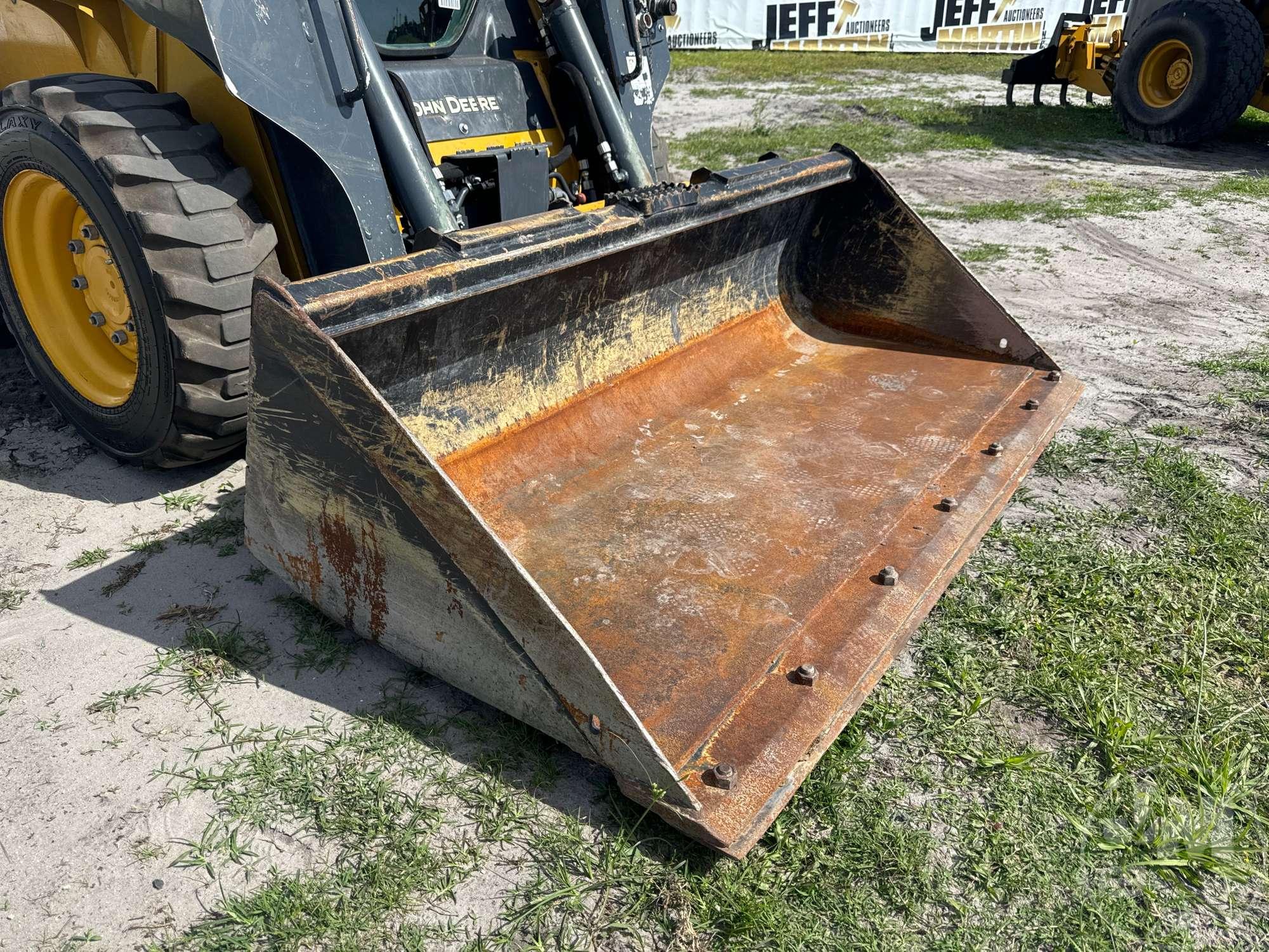 2020 DEERE 318G SKID STEER SN: 1T0318GKCKJ367849