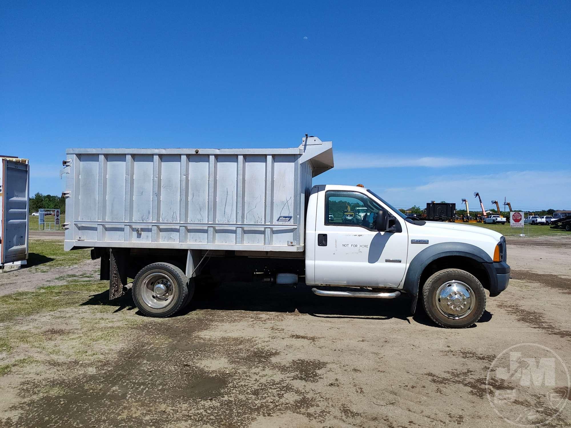 2007 FORD F-450 SINGLE AXLE DUMP TRUCK VIN: 1FDXF46P87EB35020