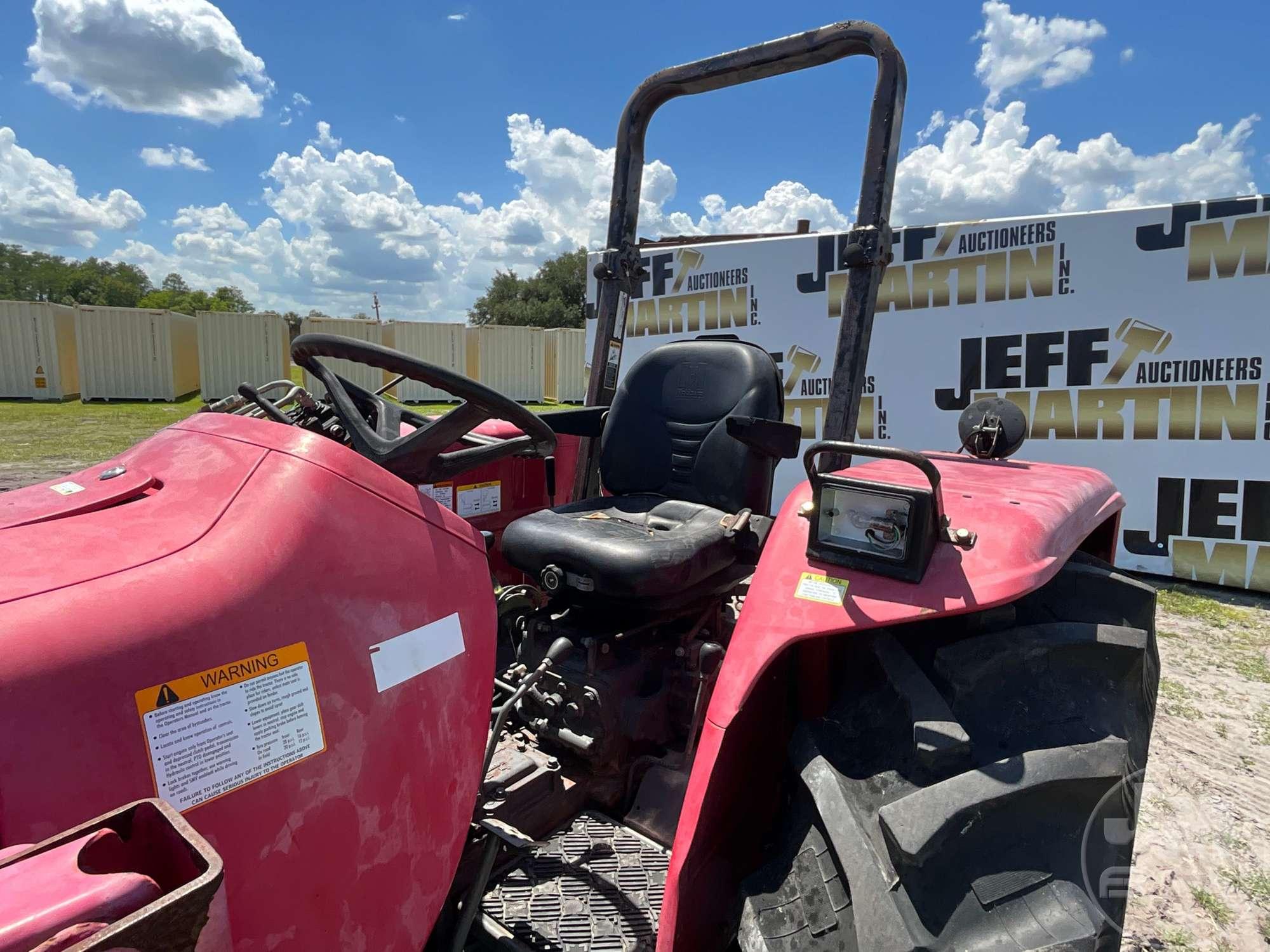 MAHINDRA 6000 TRACTOR W/LOADER SN: RP2977