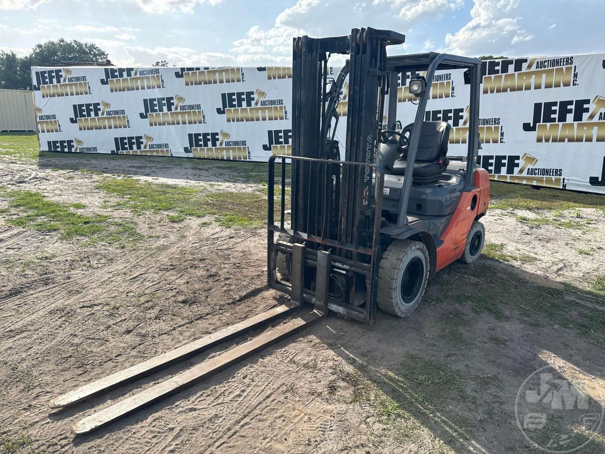 2017 TOYOTA 8FGU25 PNEUMATIC TIRE FORKLIFT SN: 82466