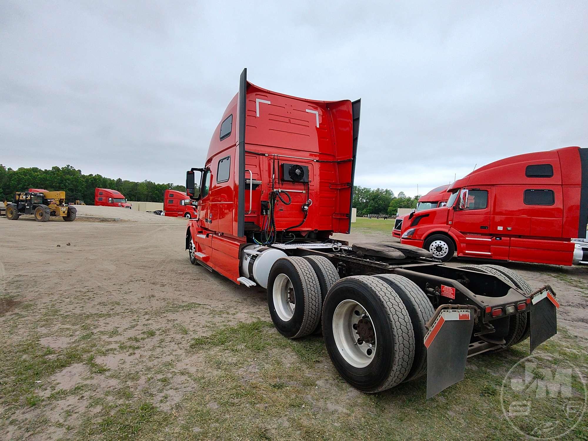 2016 VOLVO TRUCK VNL 780 TANDEM AXLE TRUCK TRACTOR VIN: 4V4NC9EH2GN964018