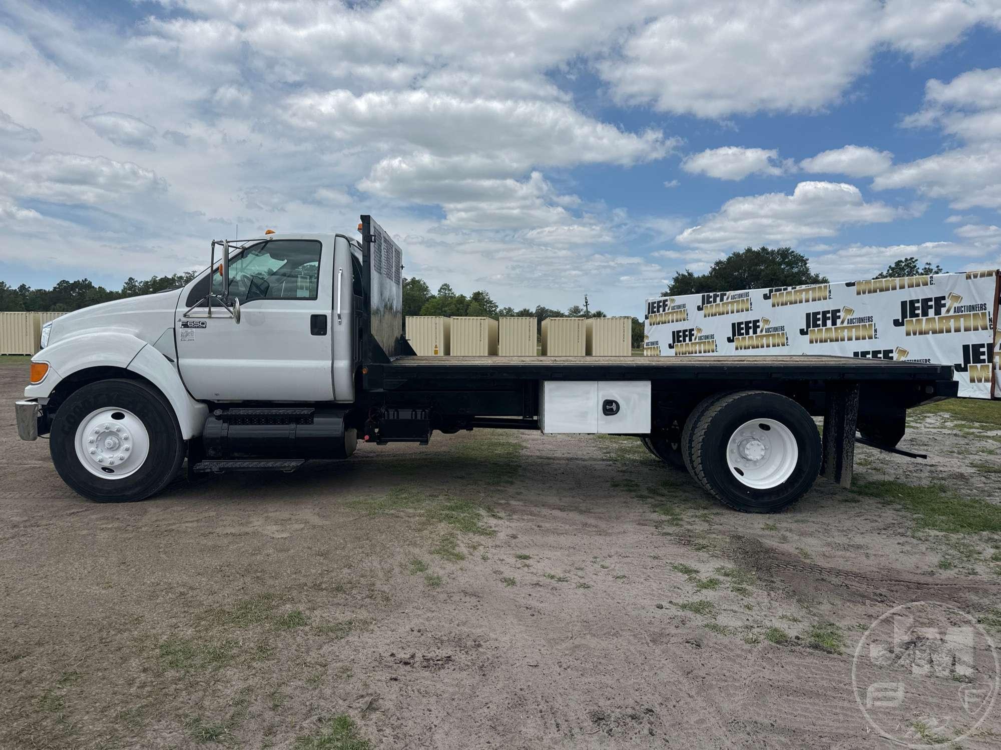 2013 FORD F-650 SINGLE AXLE REGULAR CAB FLATBED TRUCK VIN: 3FRNF6FC9DV494948