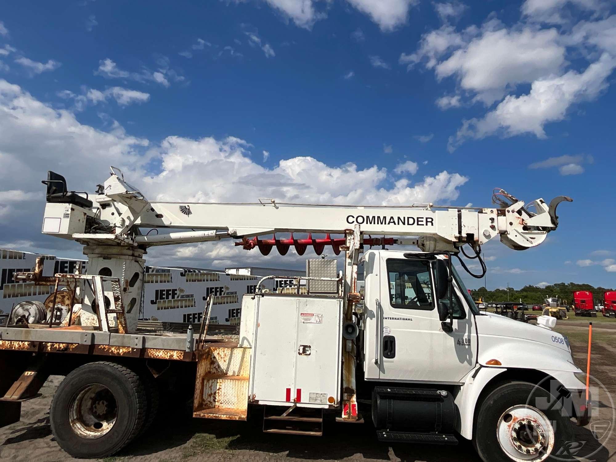 2005 INTERNATIONAL 4300 S/A DIGGER DERRICK TRUCK VIN: 1HTMMAAN35H162366