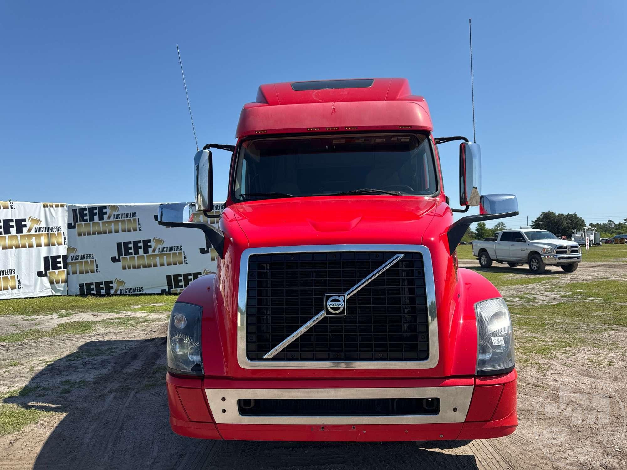 2017 VOLVO TRUCK VNL 780 TANDEM AXLE TRUCK TRACTOR VIN: 4V4NC9EH1HN976520