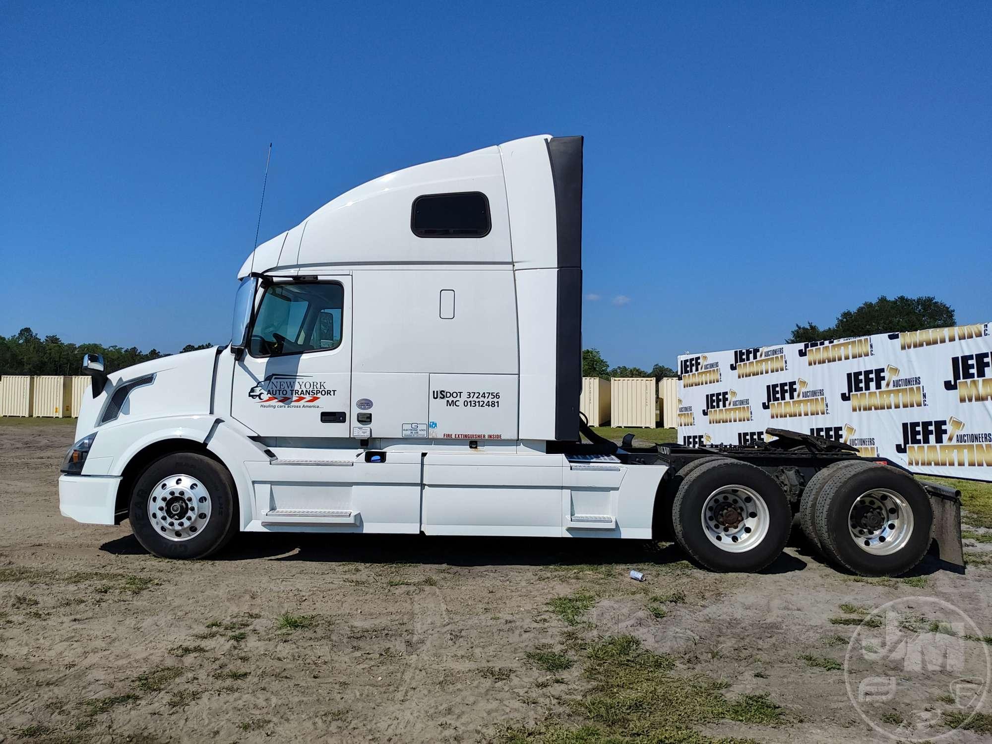 2019 VOLVO  VNL TANDEM AXLE TRUCK TRACTOR VIN: 4V4NC9EH6KN896444