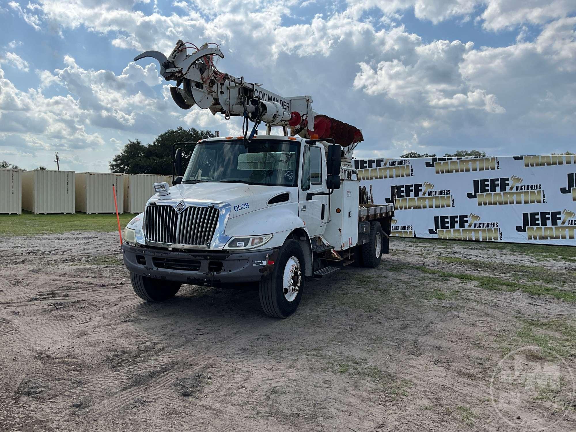 2005 INTERNATIONAL 4300 S/A DIGGER DERRICK TRUCK VIN: 1HTMMAAN35H162366