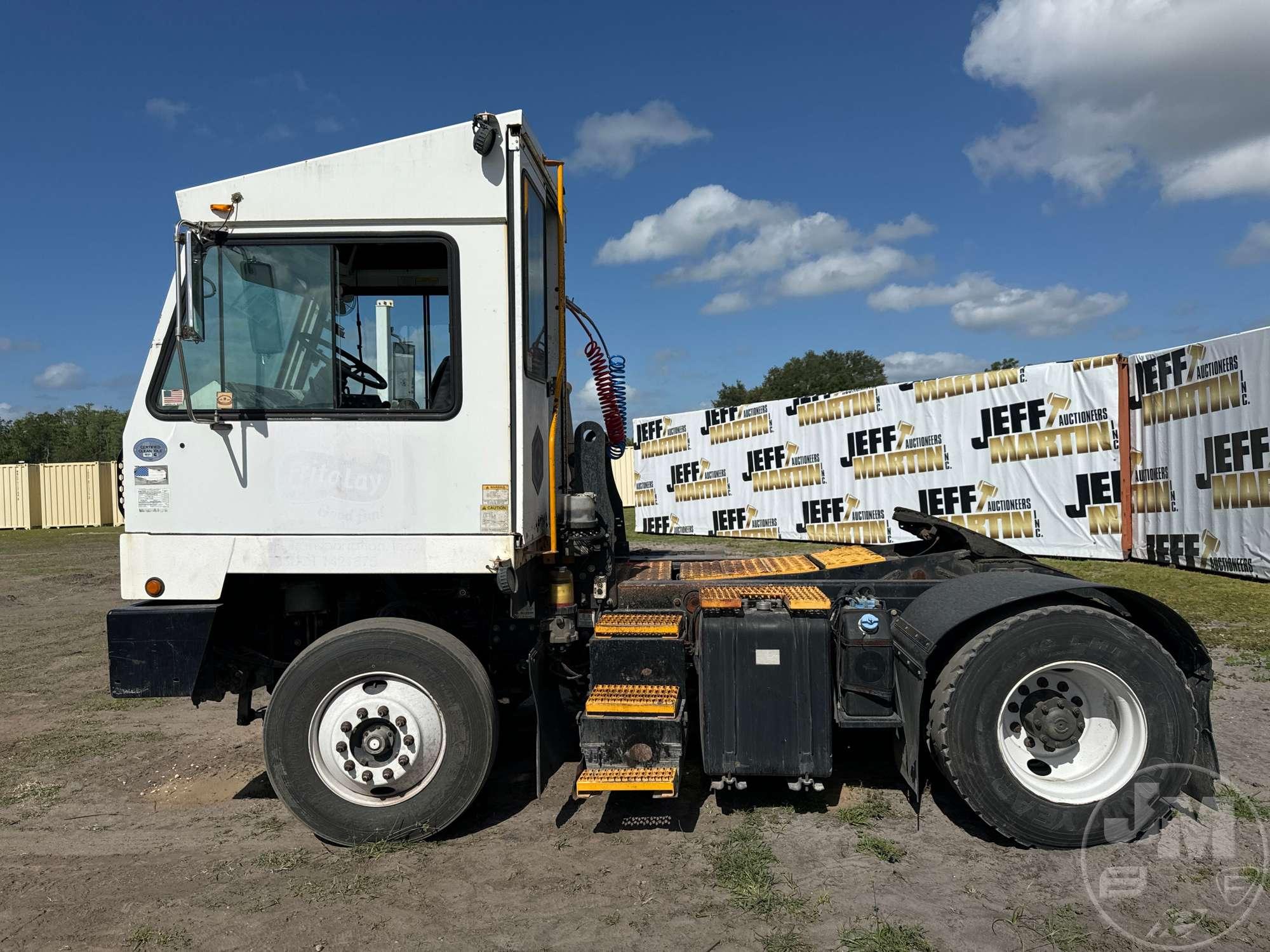 2015 CAPACITY TRUCKS TJ5000 SINGLE AXLE TOTER TRUCK VIN: 4LMBF2118FL030024