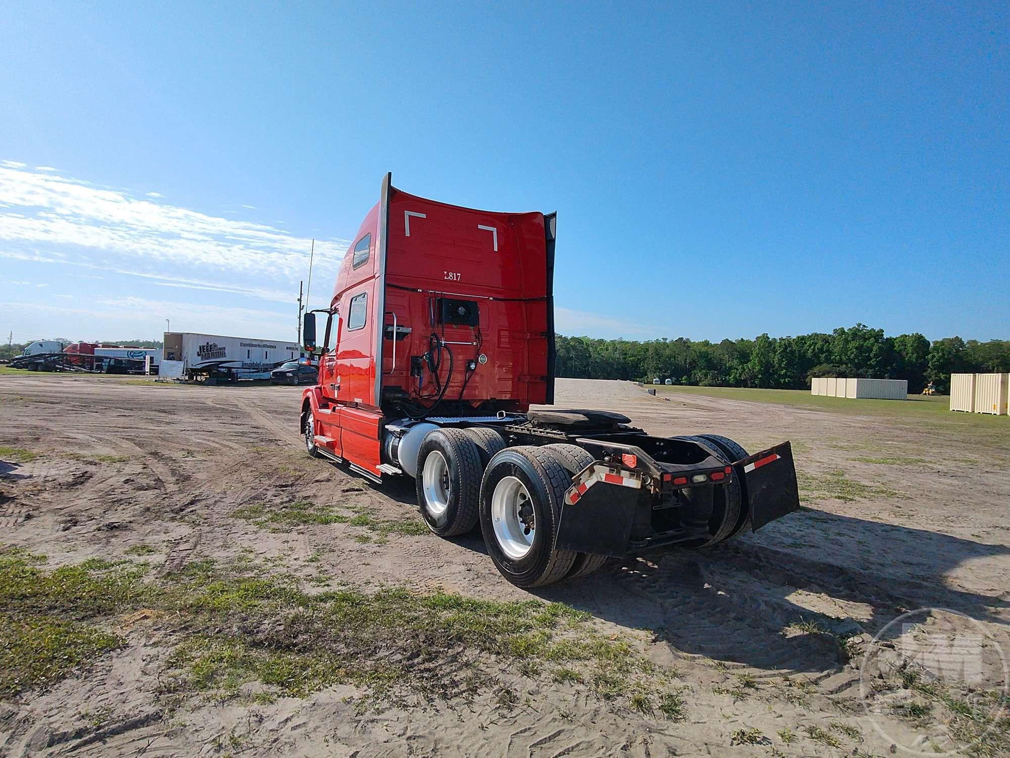 2017 VOLVO TRUCK VNL 780 TANDEM AXLE TRUCK TRACTOR VIN: 4V4NC9EH1HN976517