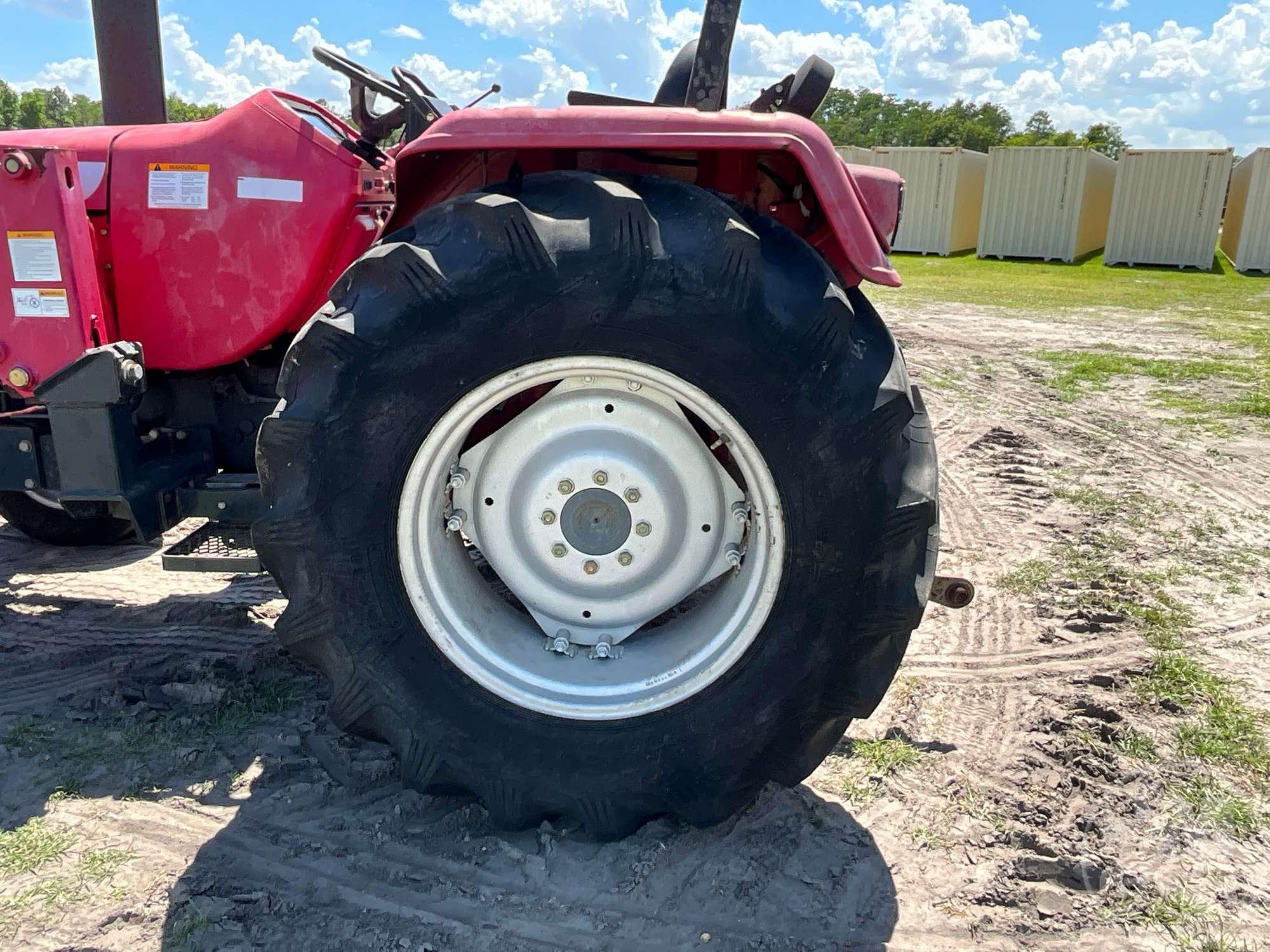 MAHINDRA 6000 TRACTOR W/LOADER SN: RP2977