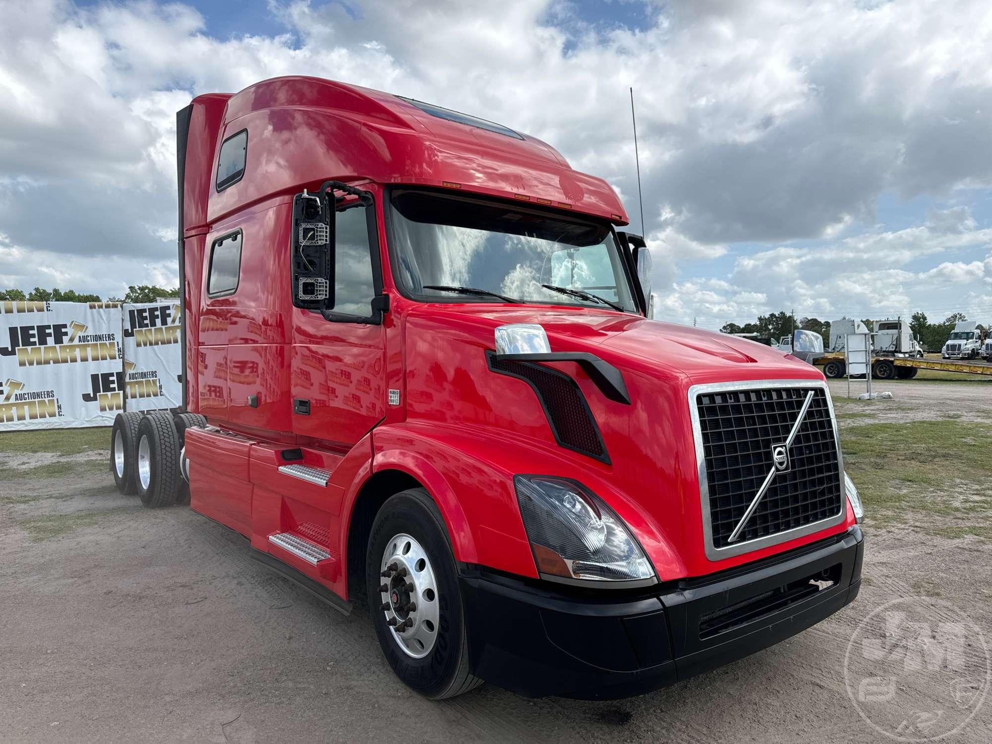 2017 VOLVO TRUCK VNL 780 TANDEM AXLE TRUCK TRACTOR VIN: 4V4NC9EH6HN976500