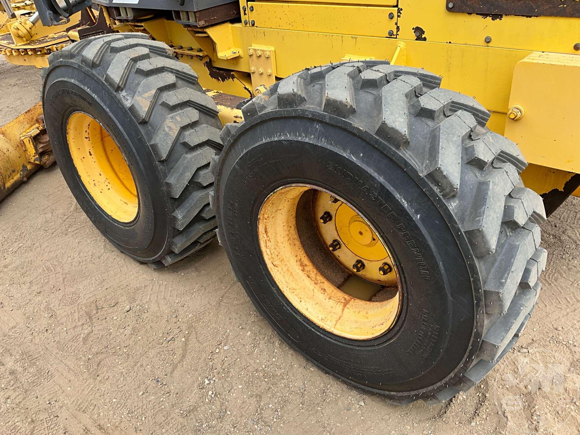 2001 NEW HOLLAND RG100 MOTORGRADER SN: 79A8022