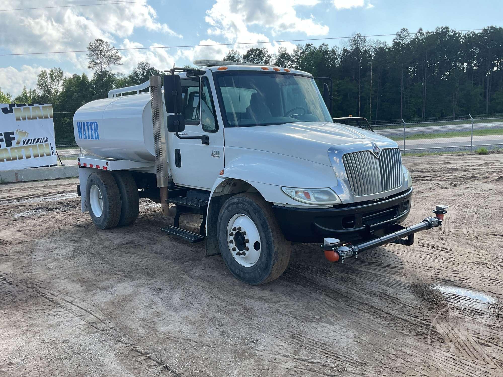 2007 INTERNATIONAL MA025 SINGLE AXLE WATER TRUCK VIN: 1HTMMAAM77H507957