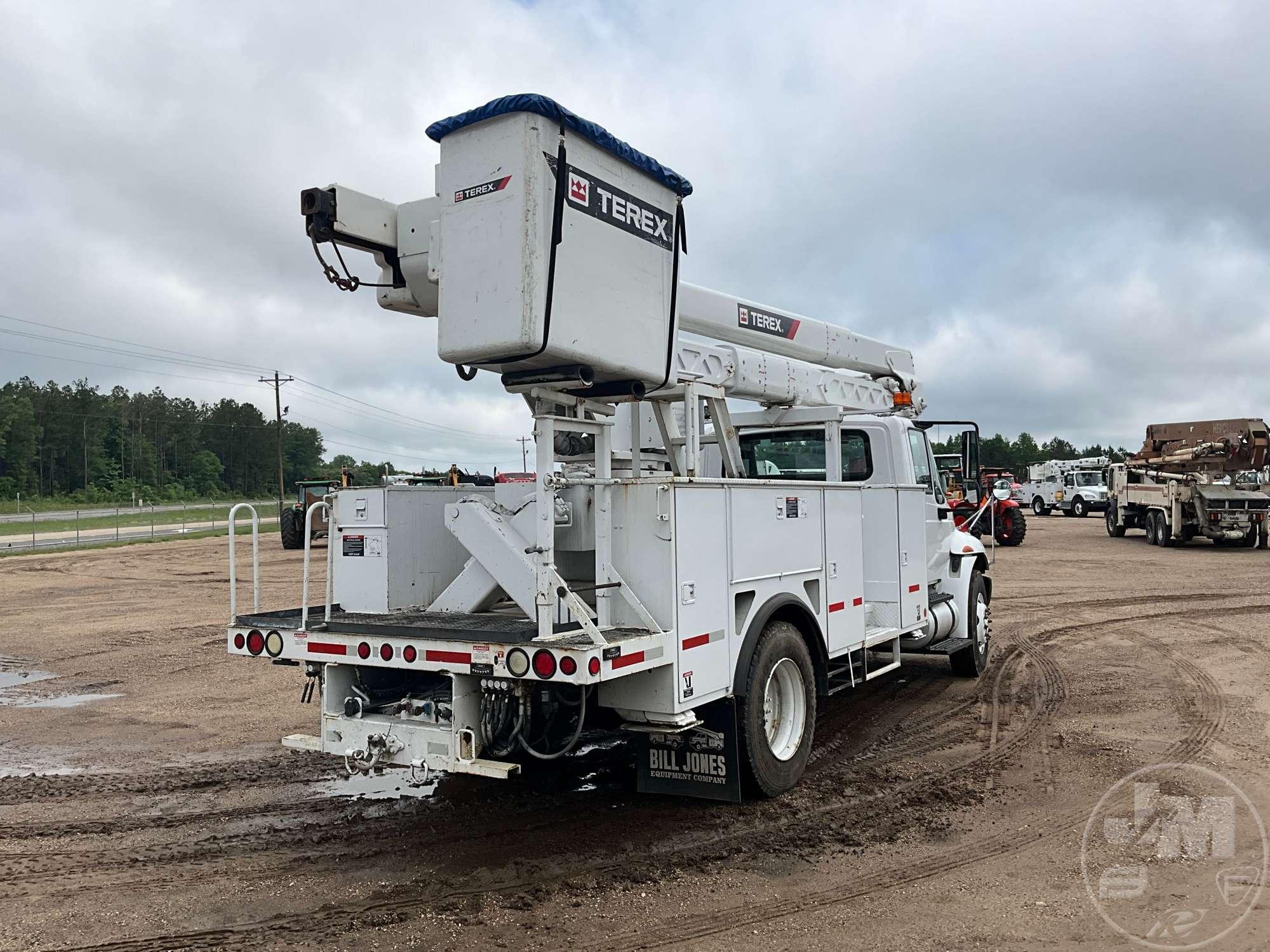 2015 INTERNATIONAL 4300 SBA 4X2 S/A BUCKET TRUCK TEREX HI-RANGER HRX-55 VIN: 3HAMMAAN0FL731136