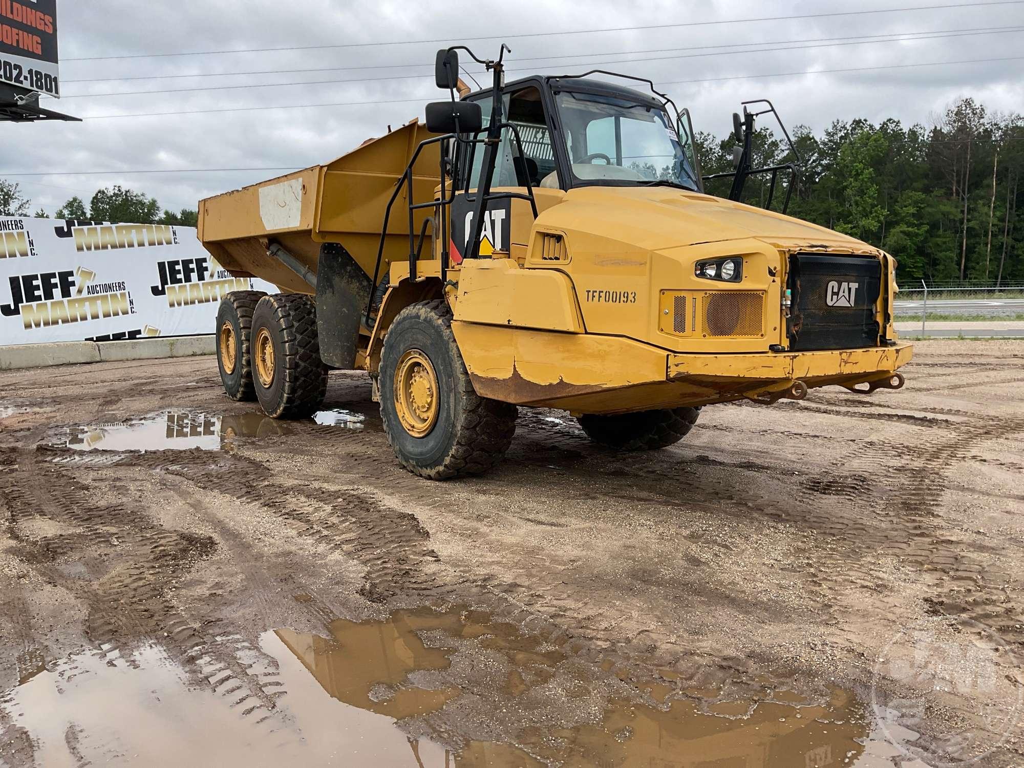 2015 CATERPILLAR 730C ARTICULATED DUMP TRUCK SN: CAT0730CLTFF00193