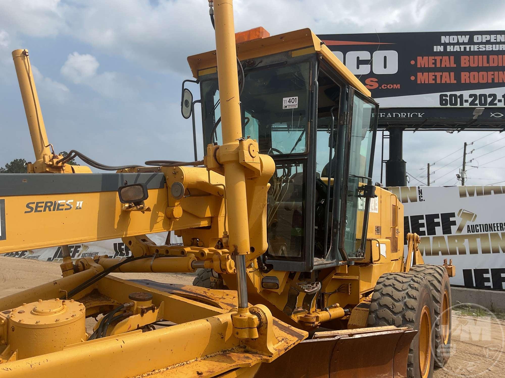 2002 DEERE 772CH MOTORGRADER SN: DW772CH583030