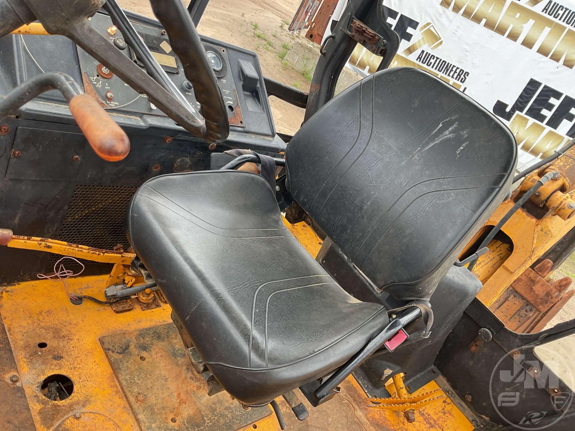 DEERE 310C LOADER BACKHOE SN: T0310CA759300