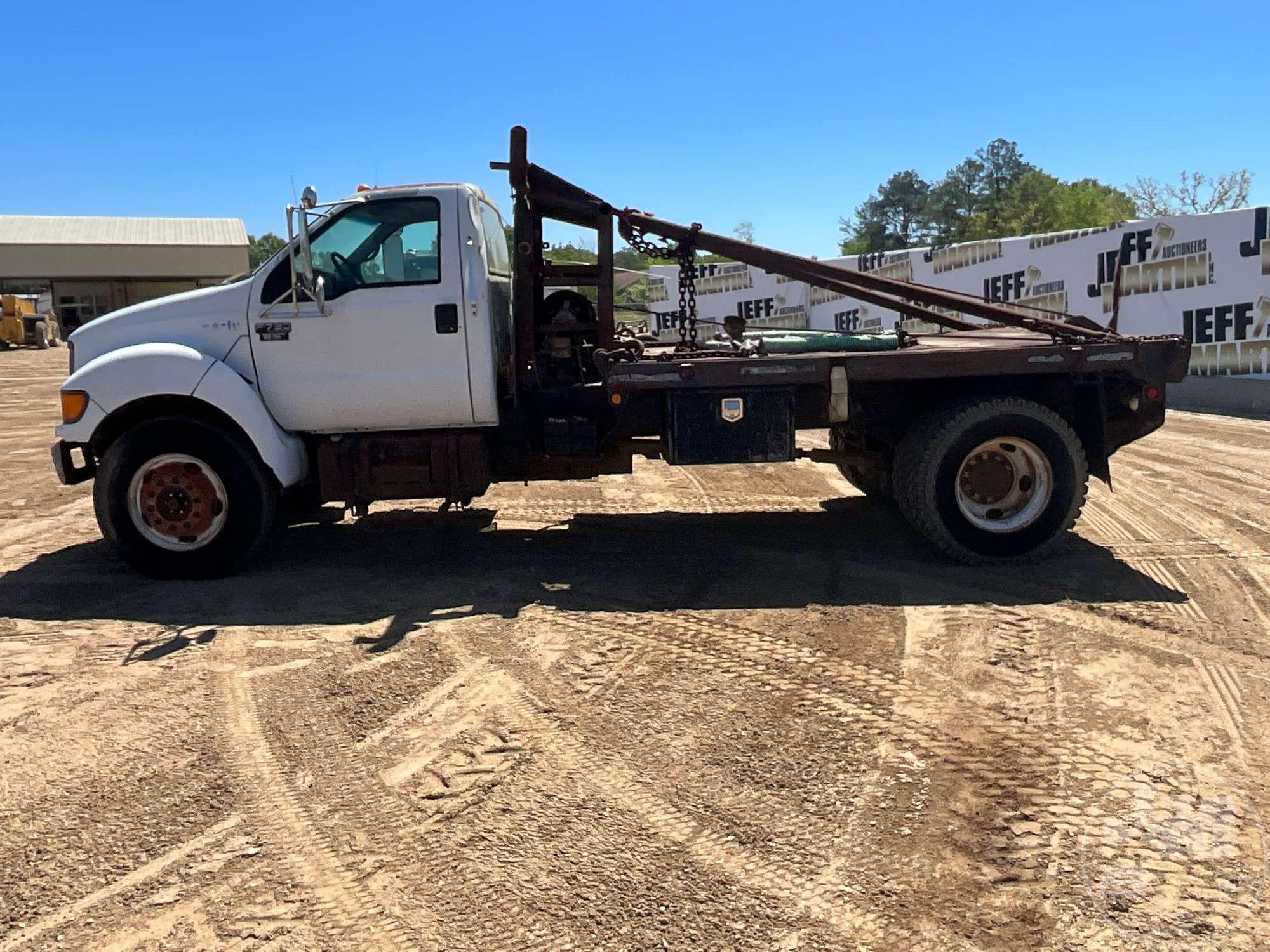 2000 FORD F-750 SUPER DUTY VIN: 3FDXF75R5YMA01520 S/A ROUSTABOUT TRUCK