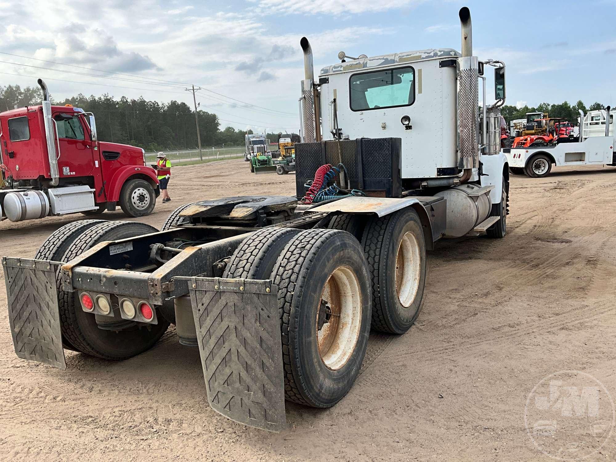 2005 INTERNATIONAL 9900I TANDEM AXLE DAY CAB TRUCK TRACTOR VIN: 3HSCHAPR55N028656