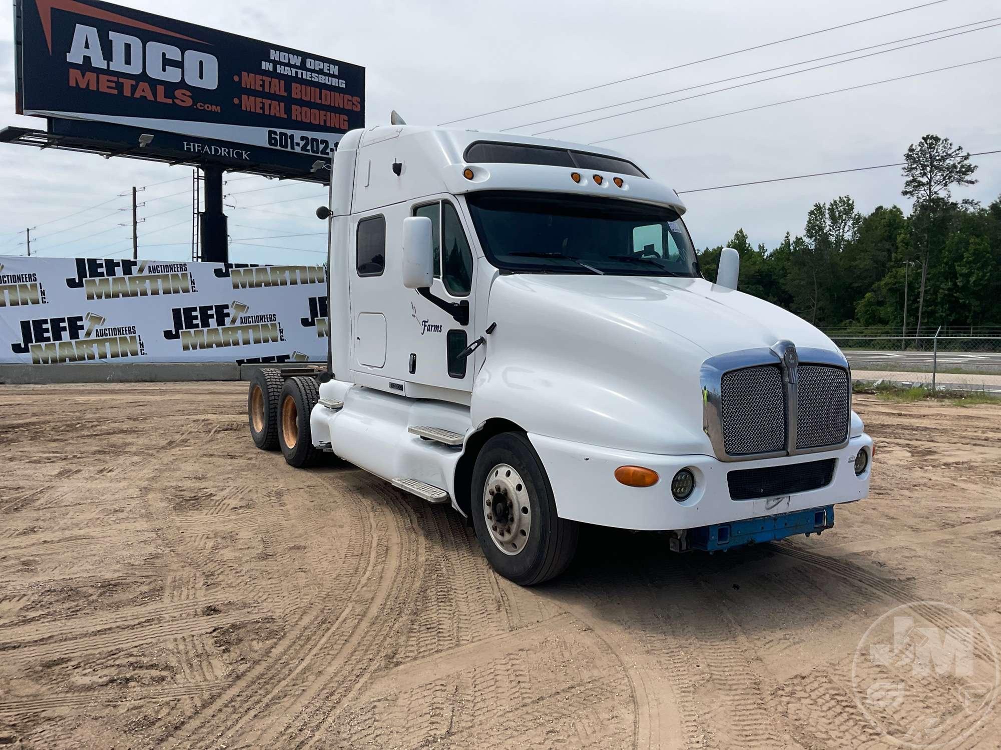 2000 KENWORTH T2000 TANDEM AXLE TRUCK TRACTOR VIN: 1XKTDR9X8YJ827681