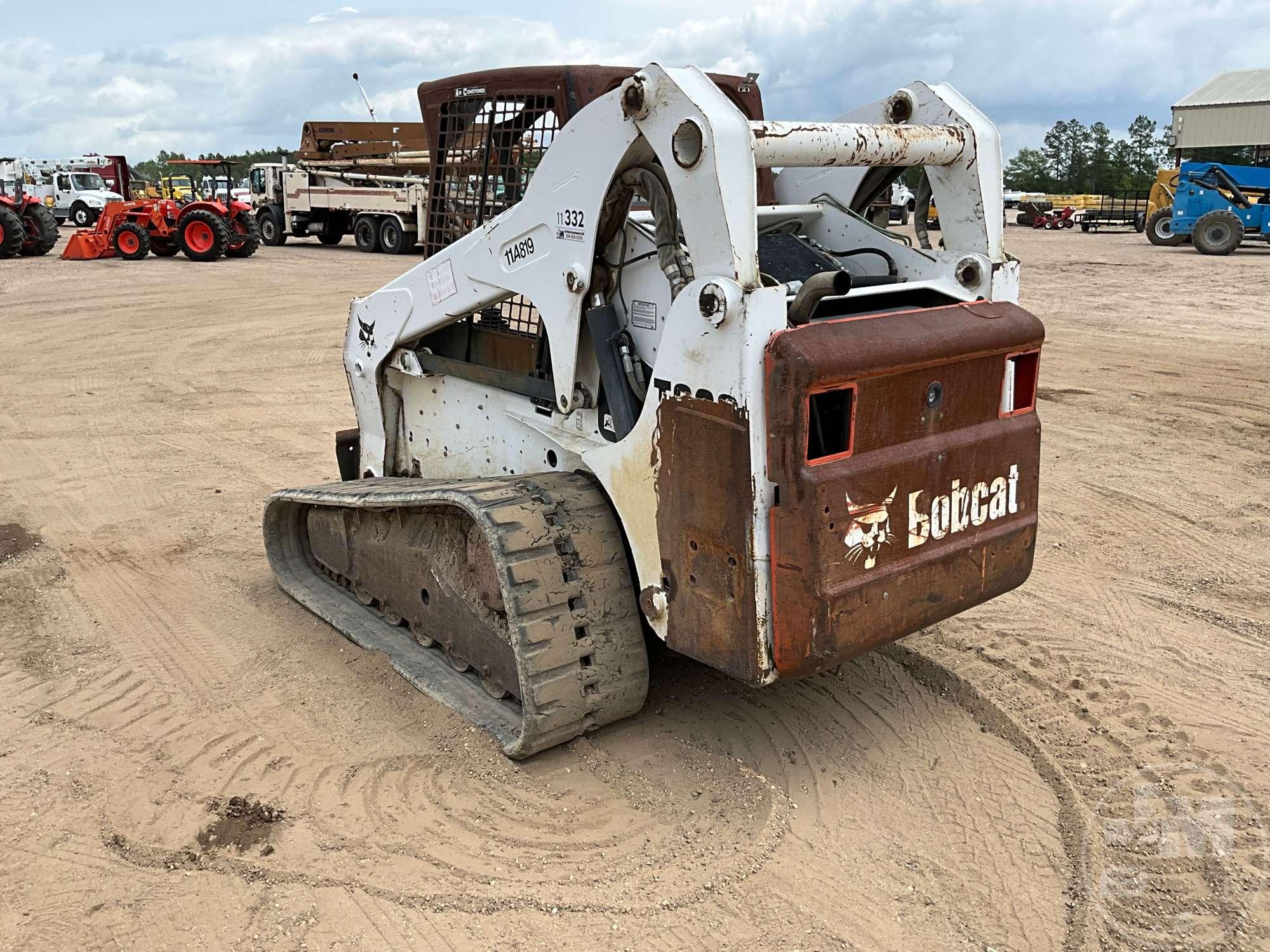 2010 BOBCAT MODEL T320 MULTI TERRAIN LOADER SN: A7MP63771