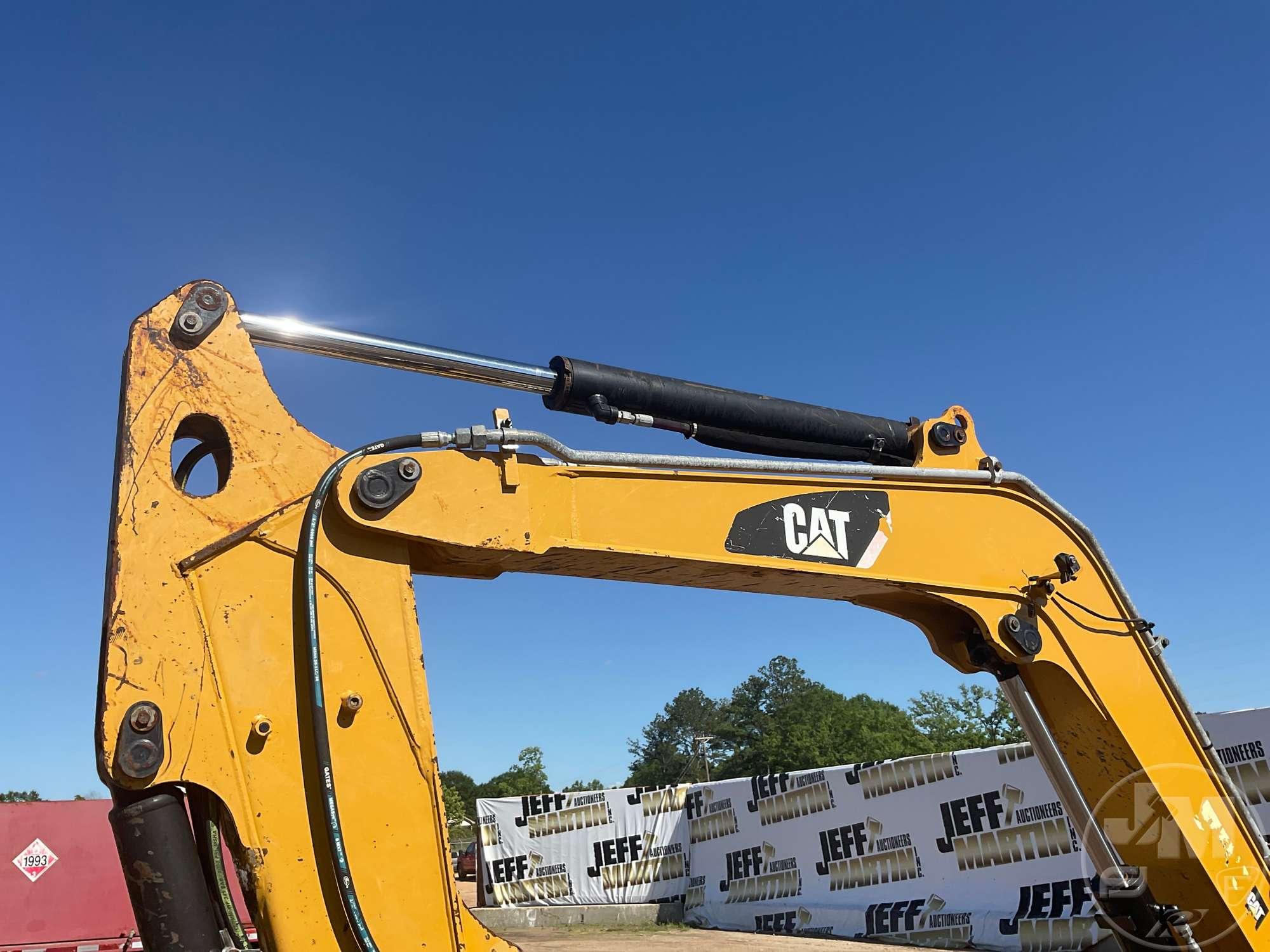 2015 CATERPILLAR 305.5E2CR MINI EXCAVATOR SN: EJX00879