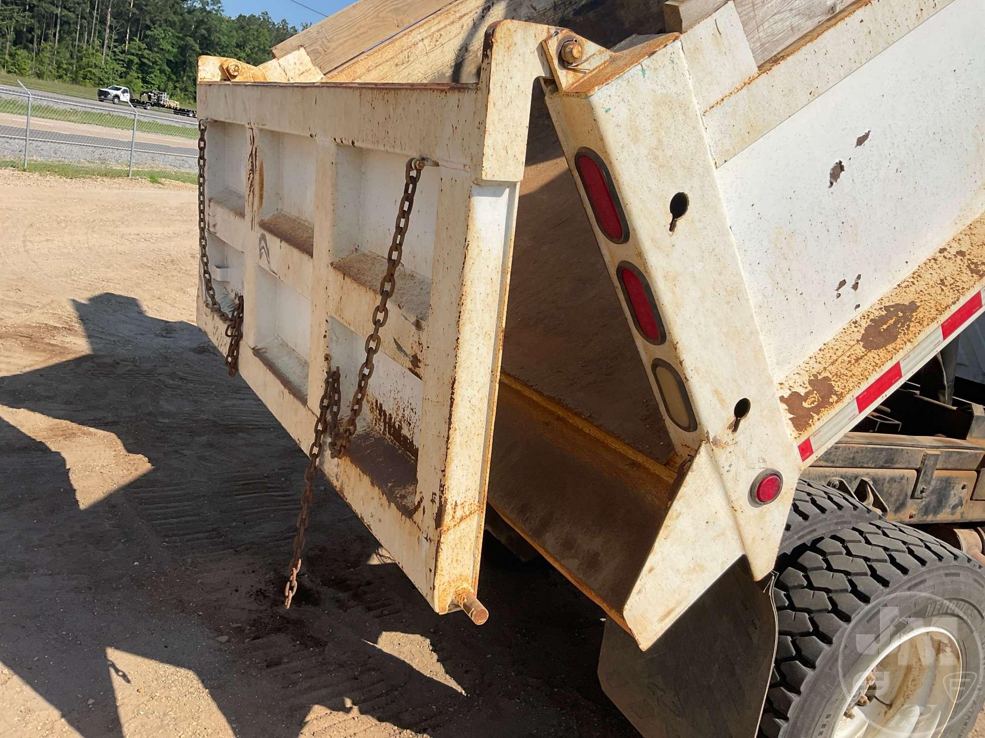 2011 INTERNATIONAL SA625 SINGLE AXLE DUMP TRUCK VIN: 1HTWCAAR8BJ364641