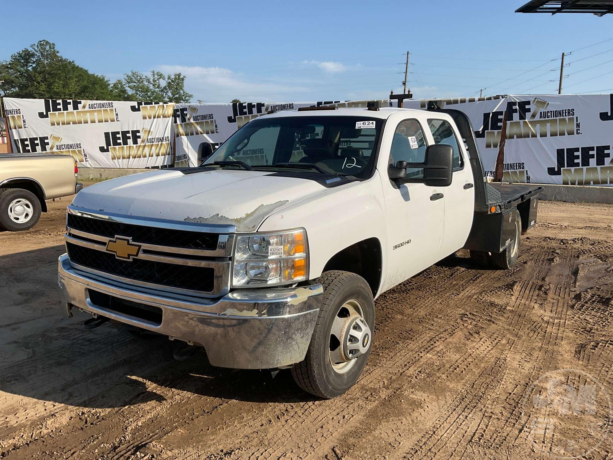 2012 CHEVROLET SILVERADO SINGLE AXLE CREW CAB FLATBED TRUCK VIN: 1GB4CZCL7CF169246