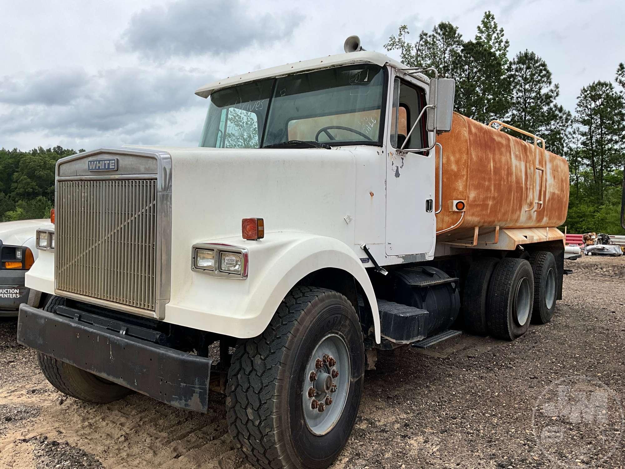 VOLVO WHITE TANDEM AXLE WATER TRUCK VIN: GA67937