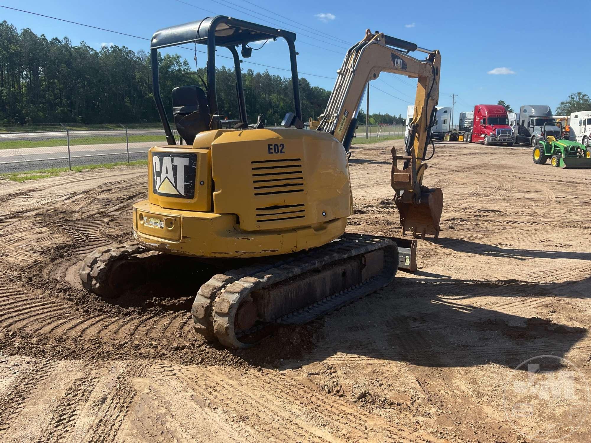 2015 CATERPILLAR 305.5E2CR MINI EXCAVATOR SN: EJX00879