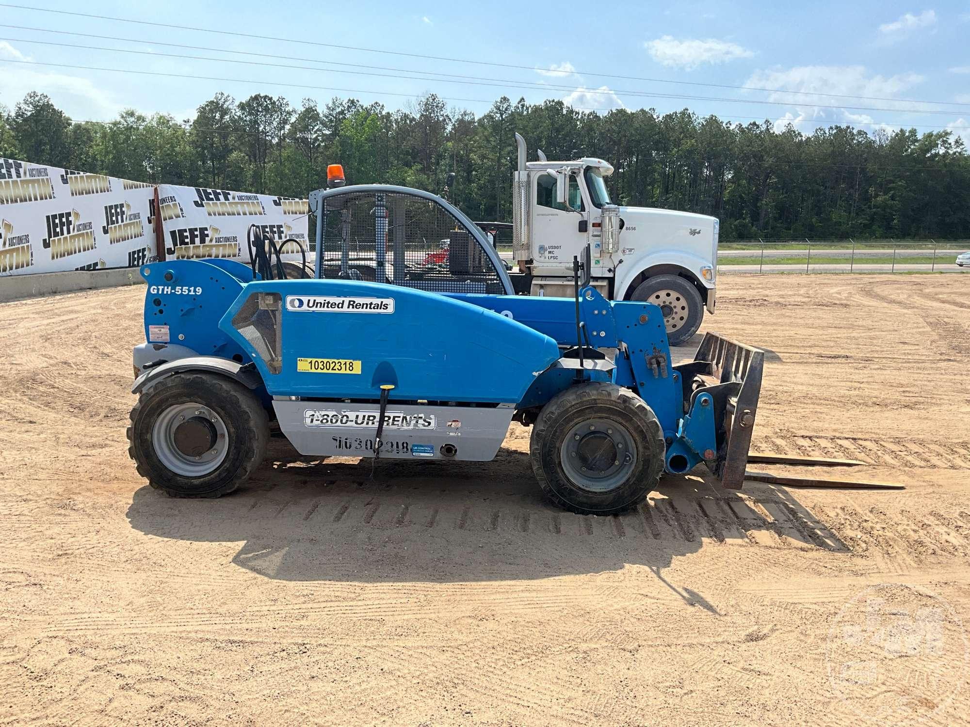 GENIE 5519 TELESCOPIC FORKLIFT SN: 1660