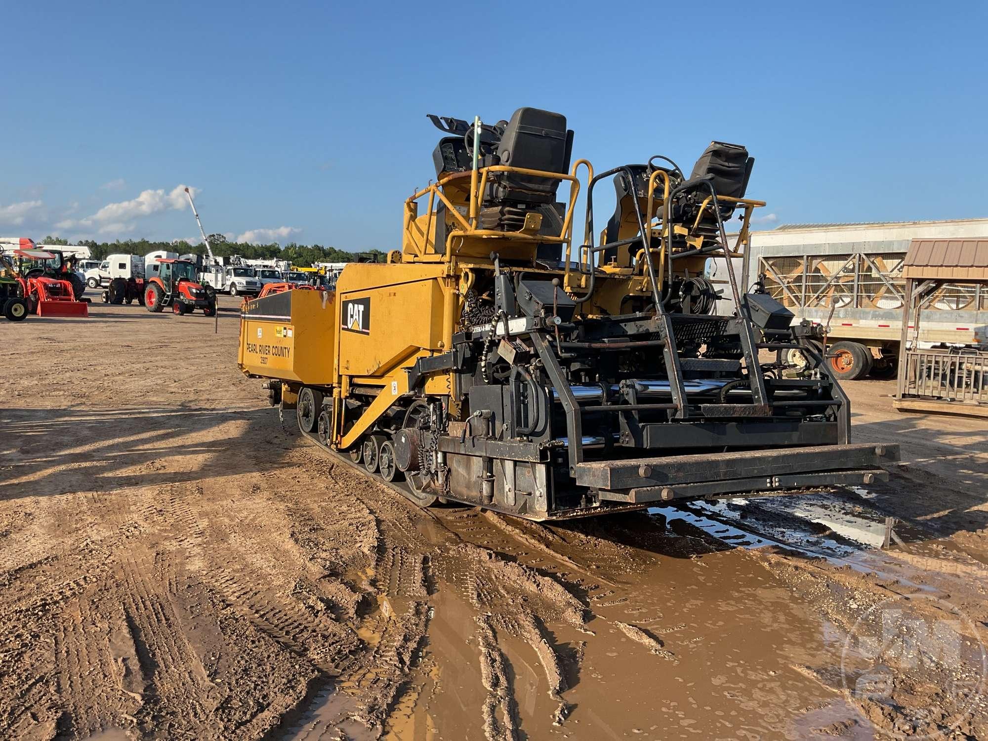 CATERPILLAR AP 655 CRAWLER ASPHALT PAVER SN: CATAP655EAYP00377