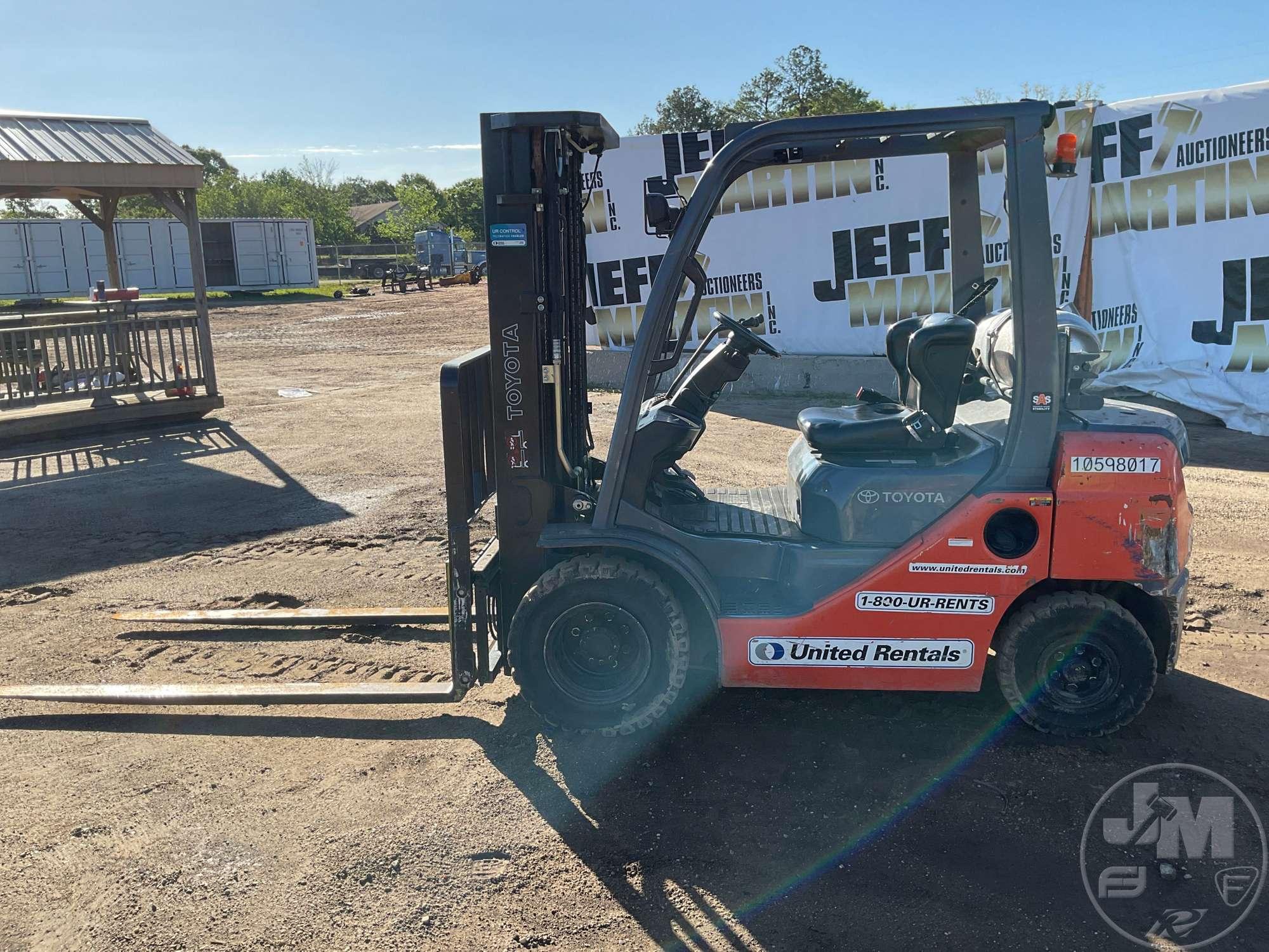 TOYOTA BFGU25 PNEUMATIC TIRE FORKLIFT SN: 79827