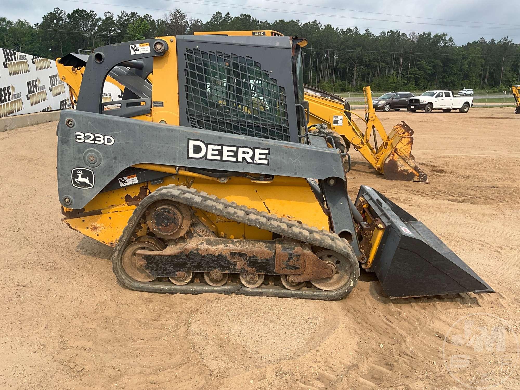 2010 DEERE MODEL 323D MULTI TERRAIN LOADER SN: T0323DJ186946